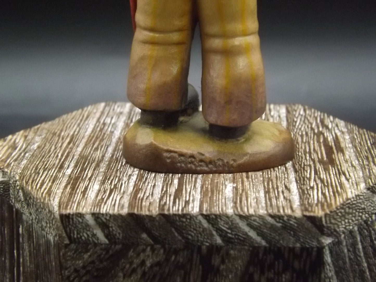 Vintage Anri Wood Figurine: "My Friend" by Juan Ferrandiz