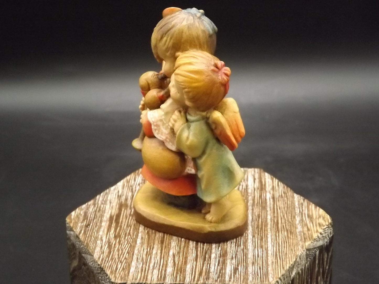 Vintage Anri Wood Figurine: "The Helper" - Juan Ferrandiz Design