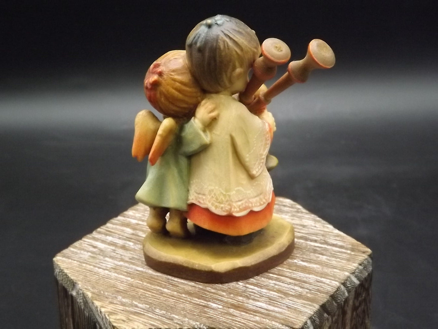 Vintage Anri Wood Figurine: "The Helper" - Juan Ferrandiz Design