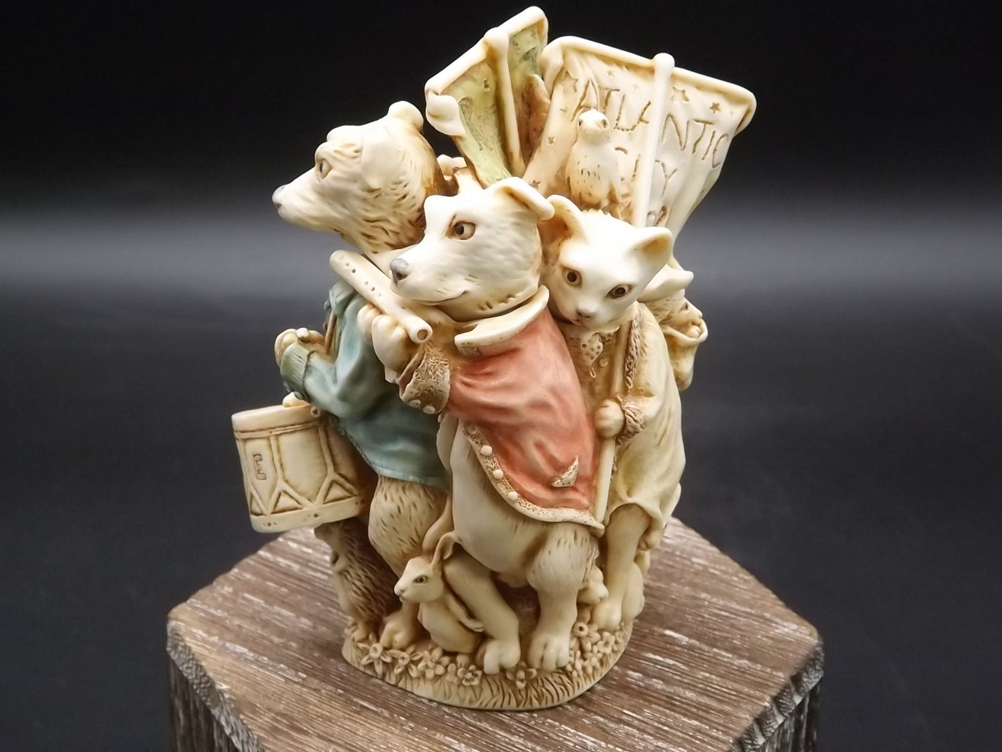 Harmony Kingdom "Lord of the Aisles" Jest Figurine TJICE02 with original box. Excellent condition. Artist Signed