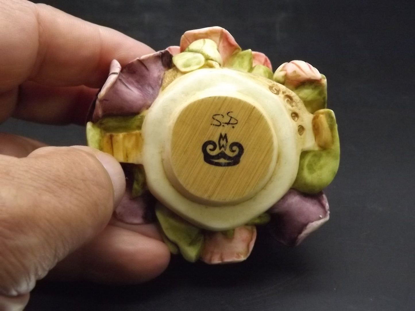 Harmony Kingdom Garden Longaberger "Morning Glory" Jest Basket Figurine HGXLG2 with original box. Excellent condition. Artist Signed