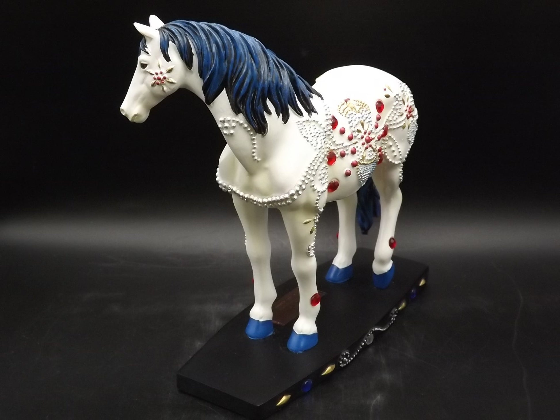 Westland Rhinestone Horse Figurine: Limited Edition Thoroughbred Collectible