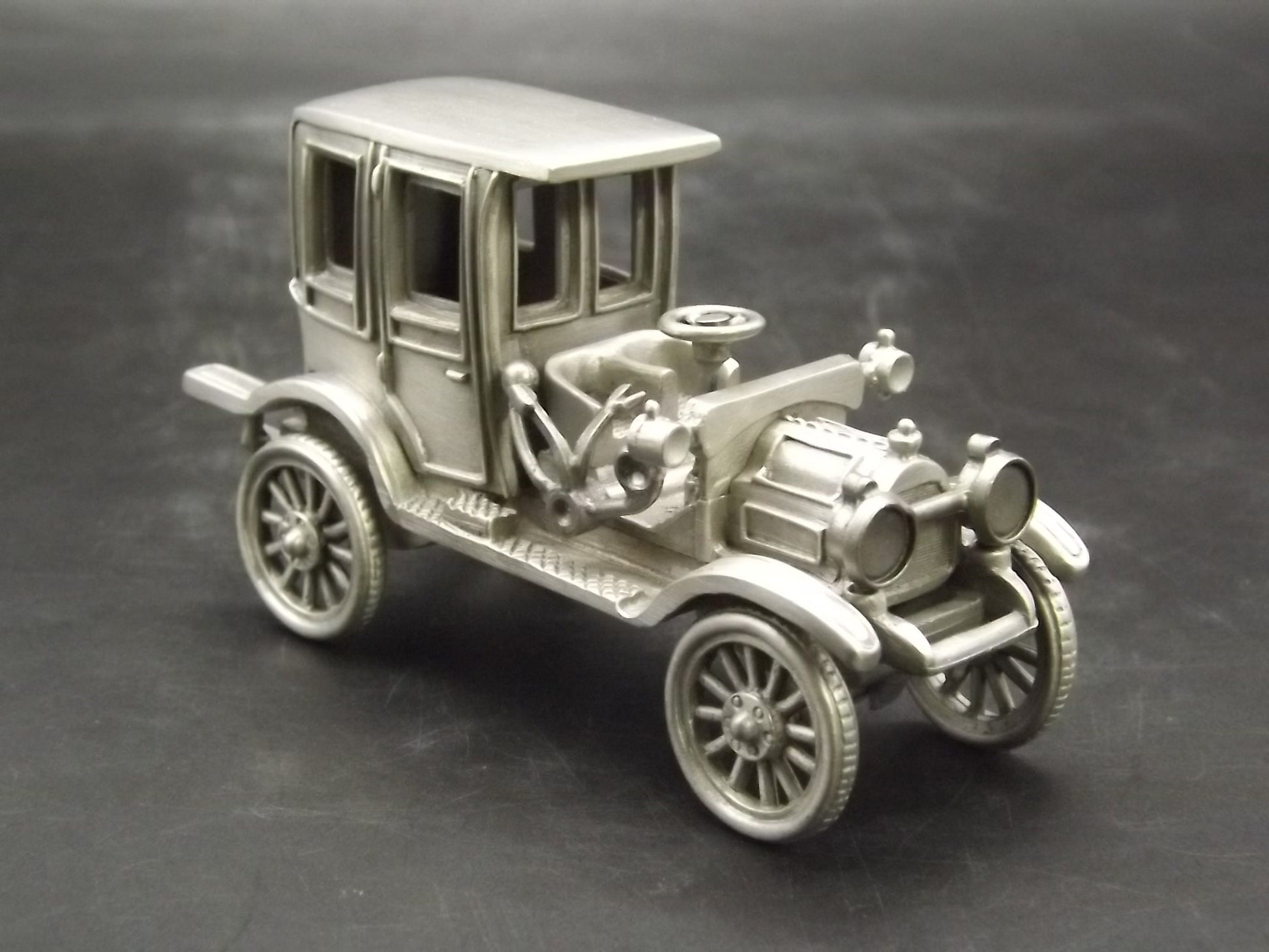 Danbury Mint 1912 Packard Pewter Model Car: Classic Cars of the World