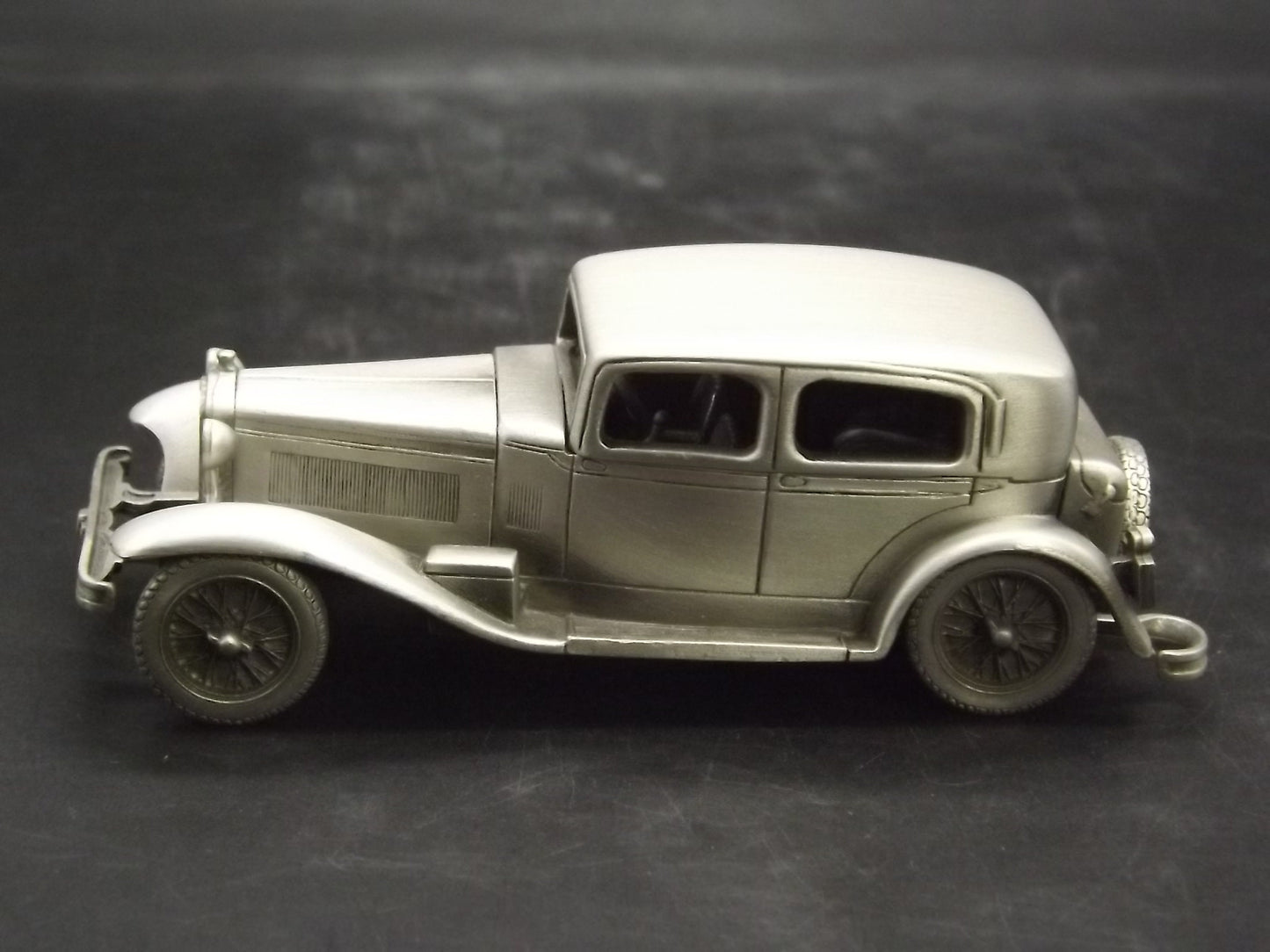 Danbury Mint 1932 Alpha Romeo Pewter Model Car