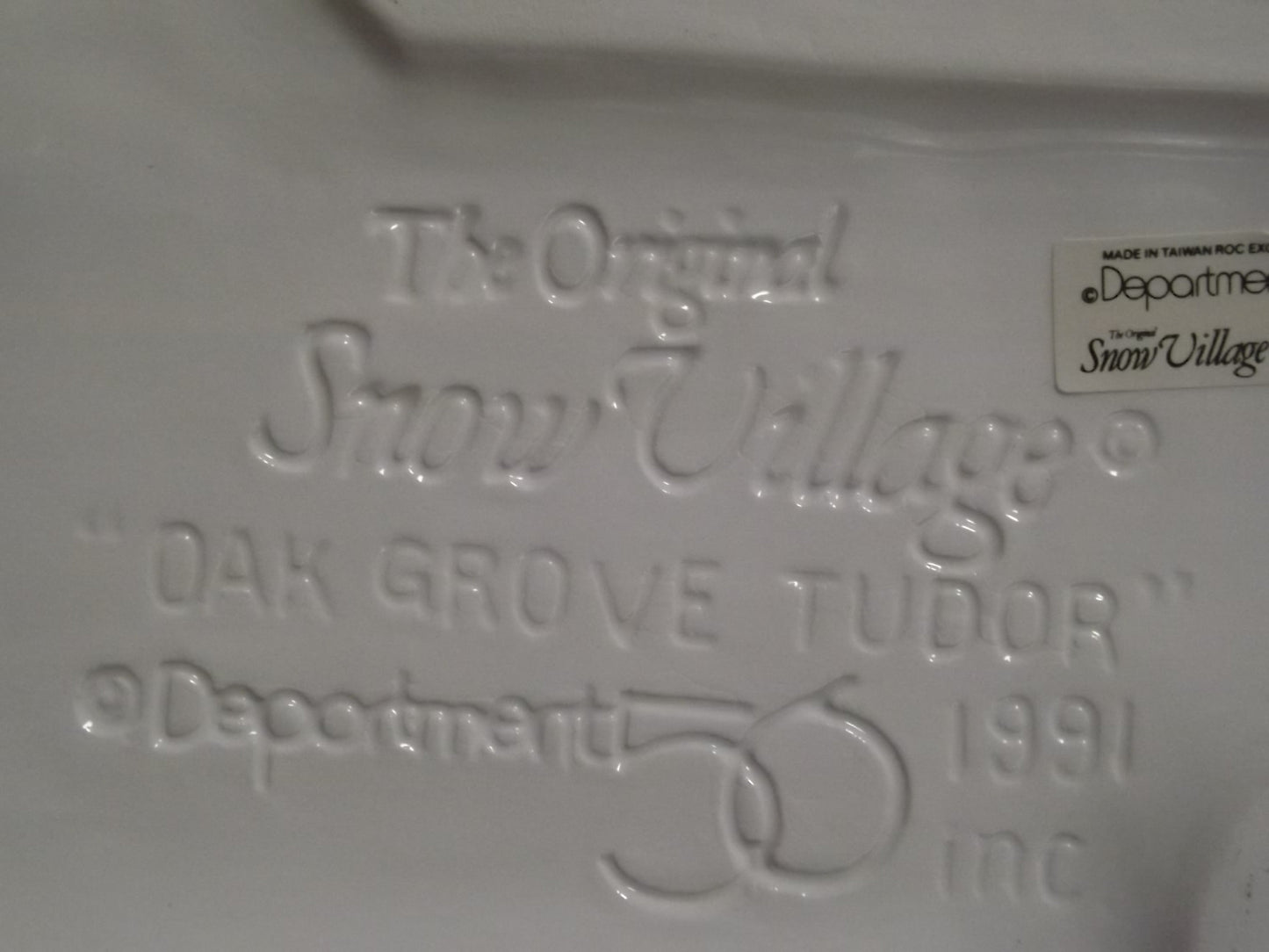Vintage 1991 Snow Village "Oak Grove Tudor" Illuminated Figurine with Box & COA