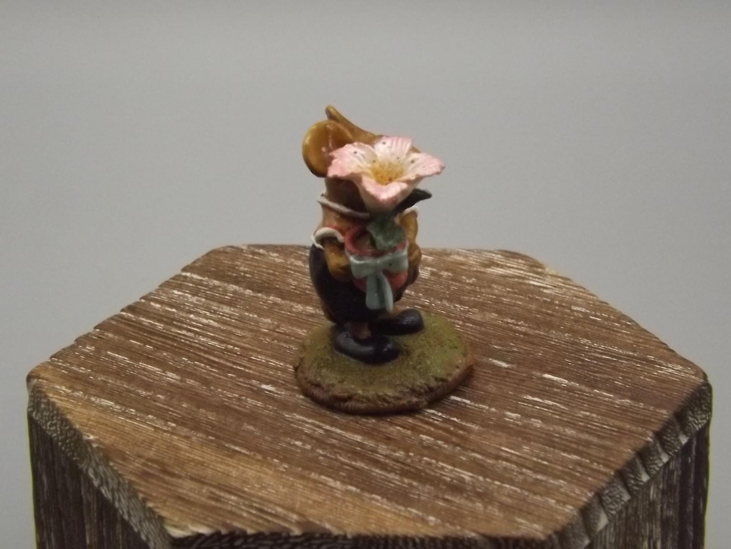 Vintage Wee Forest Folk Mouse Figurine: "Love in Bloom" 2003