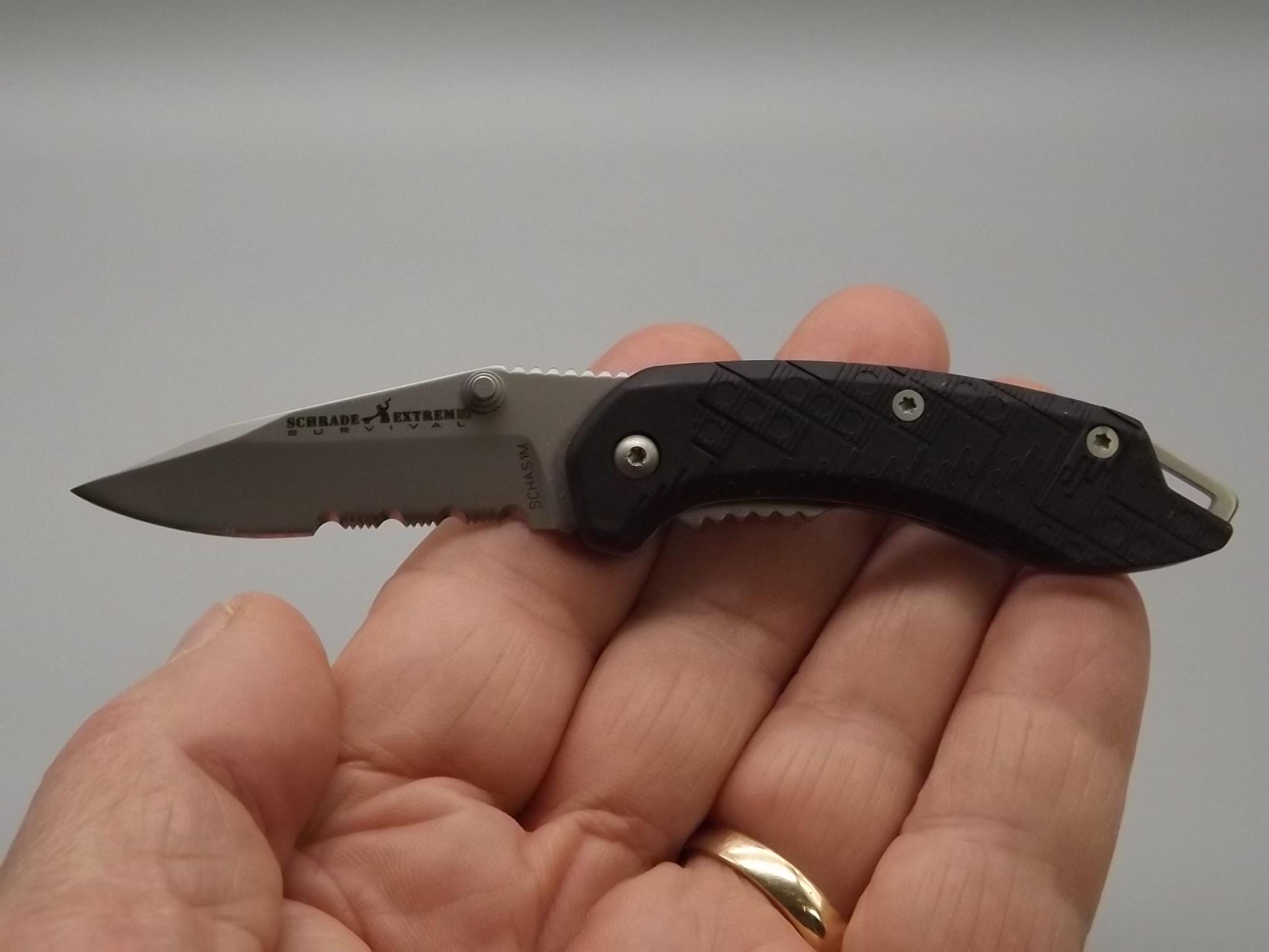 Schrade Extreme Survival Folding Knife: Lanyard & Belt Holder