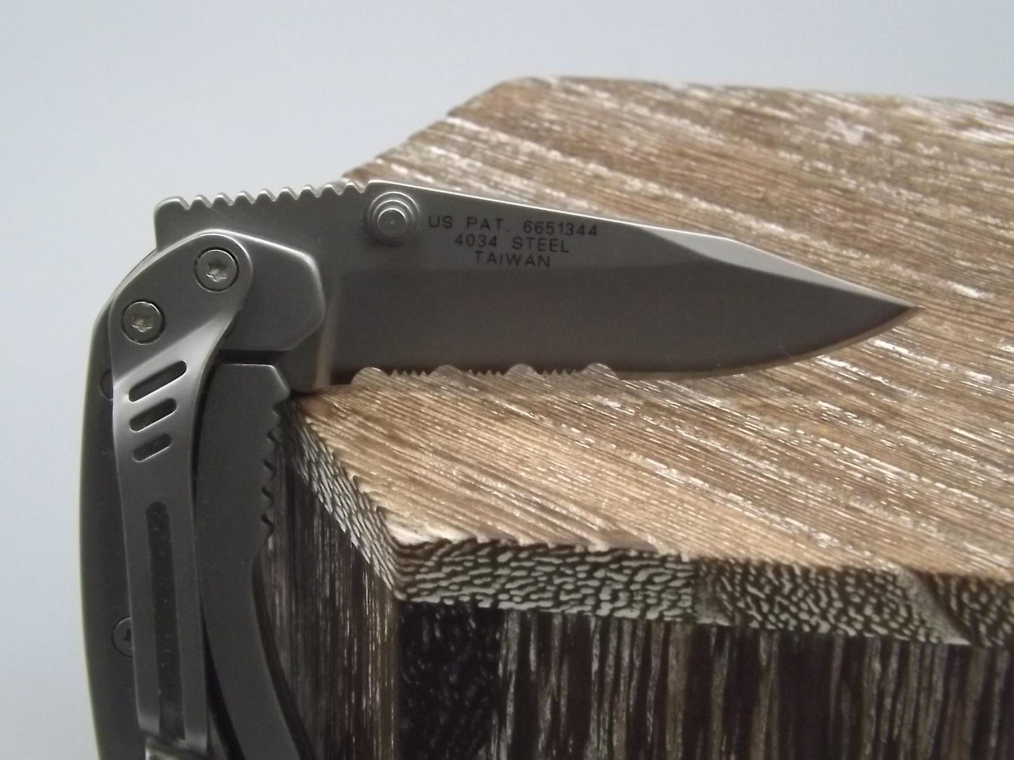 Schrade Extreme Survival Folding Knife: Lanyard & Belt Holder