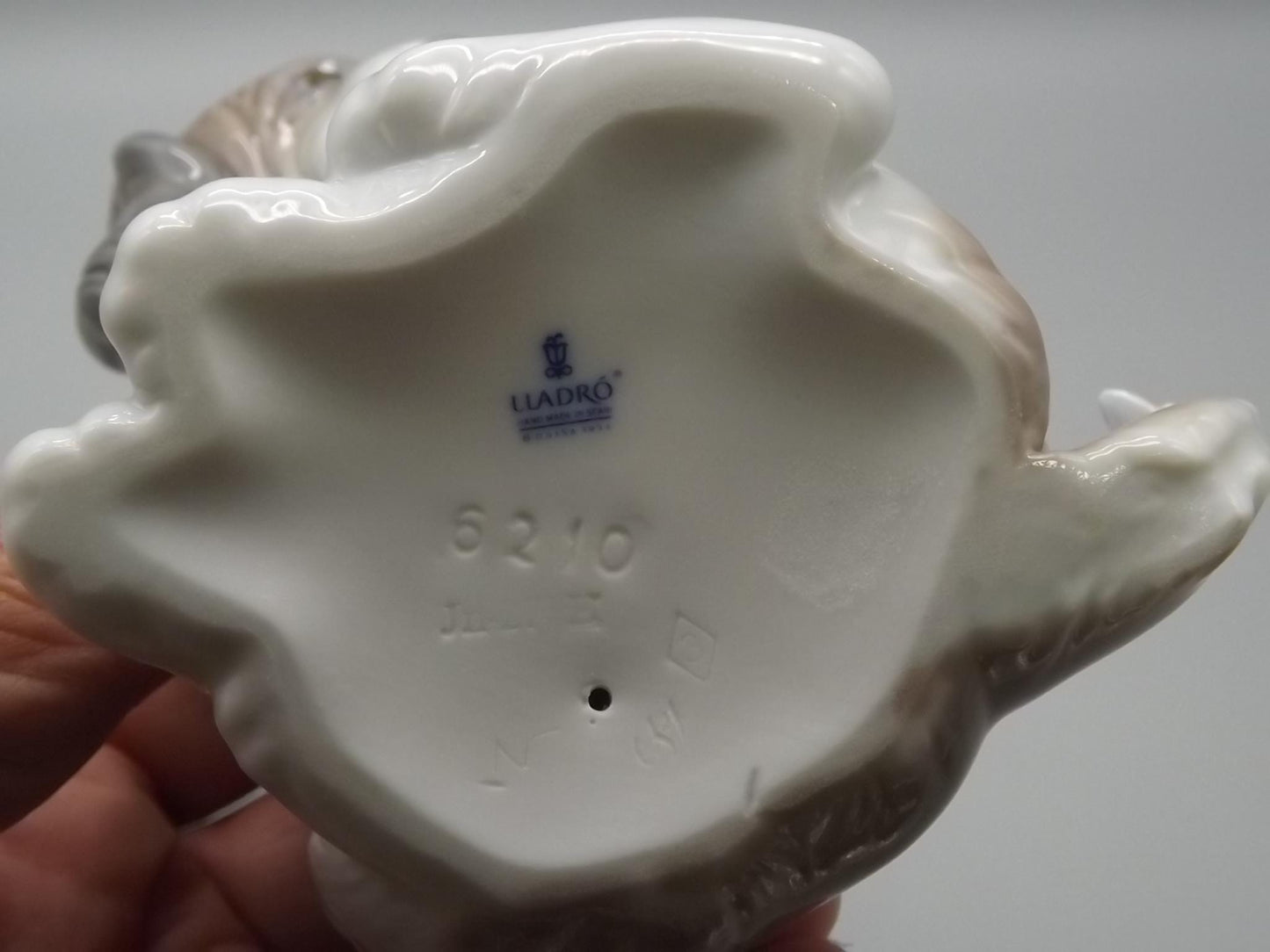 Vintage Lladro "Gentle Surprise" Figurine: Puppy with Butterfly, #6210 (1995 with Box)