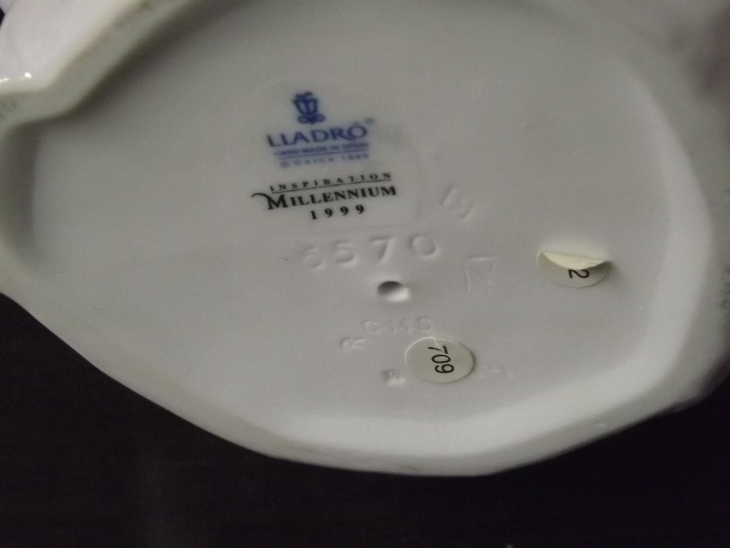 Vintage Lladro Figurine: Inspiration Millenium New Horizons, Woman with Doves (With Box & COA)