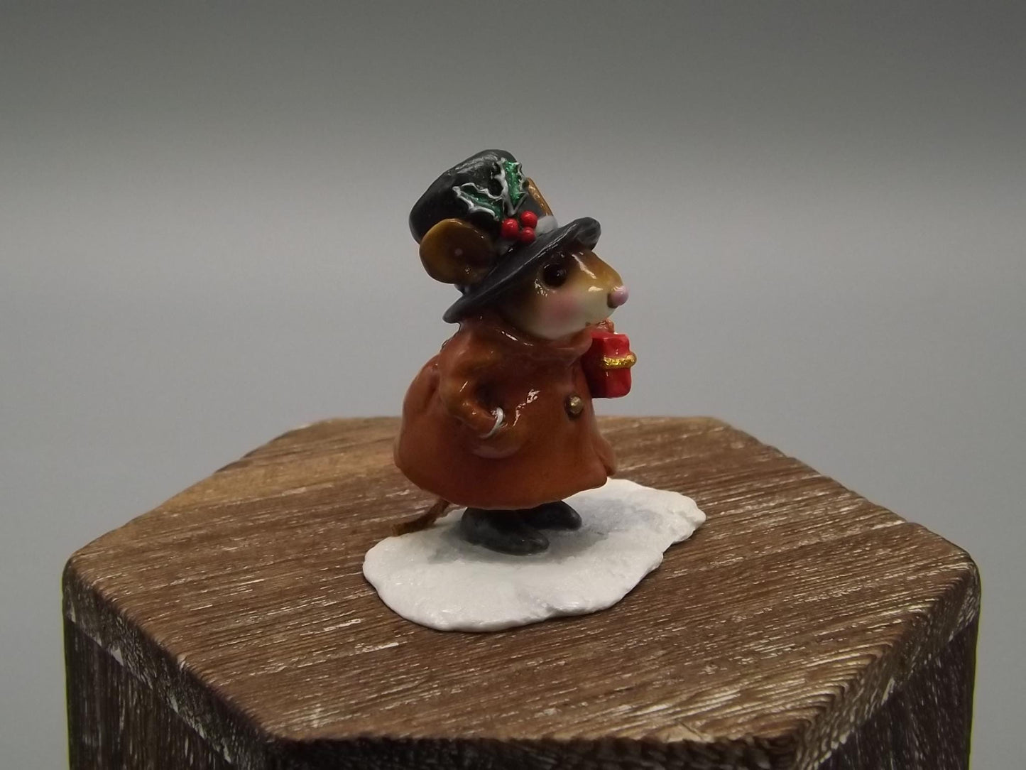 Rare Wee Forest Folk Mouse Figurine: "Squire of Micester" Christmas Present