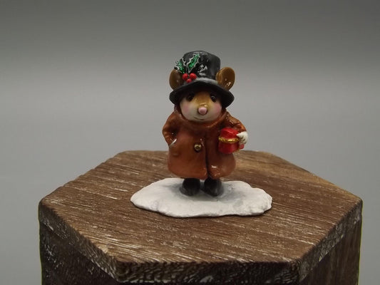 Rare Wee Forest Folk Mouse Figurine: "Squire of Micester" Christmas Present