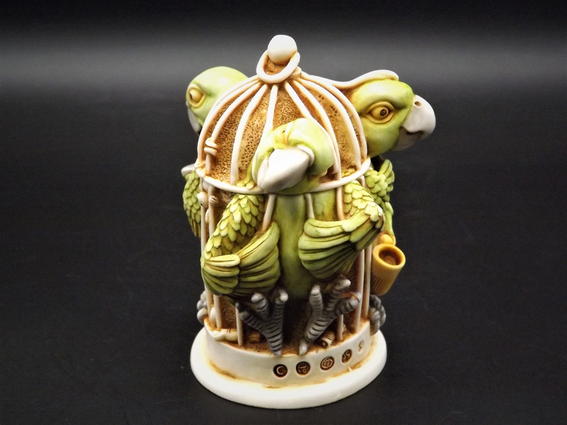 Retired 1999 Harmony Kingdom "Great Escape" Jest Figurine TJBPV1 with original box. Excellent condition.