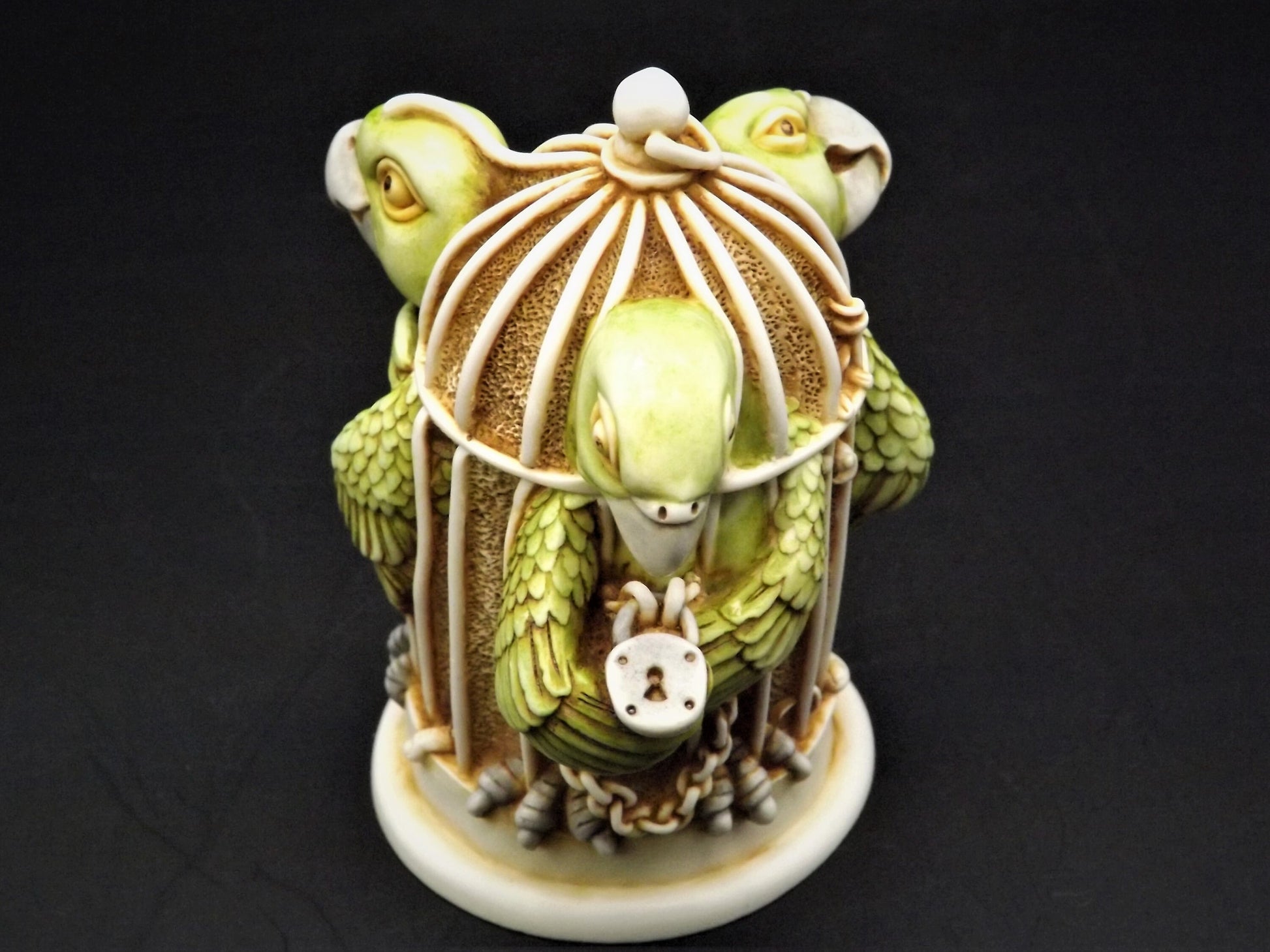 Retired 1999 Harmony Kingdom "Great Escape" Jest Figurine TJBPV1 with original box. Excellent condition.