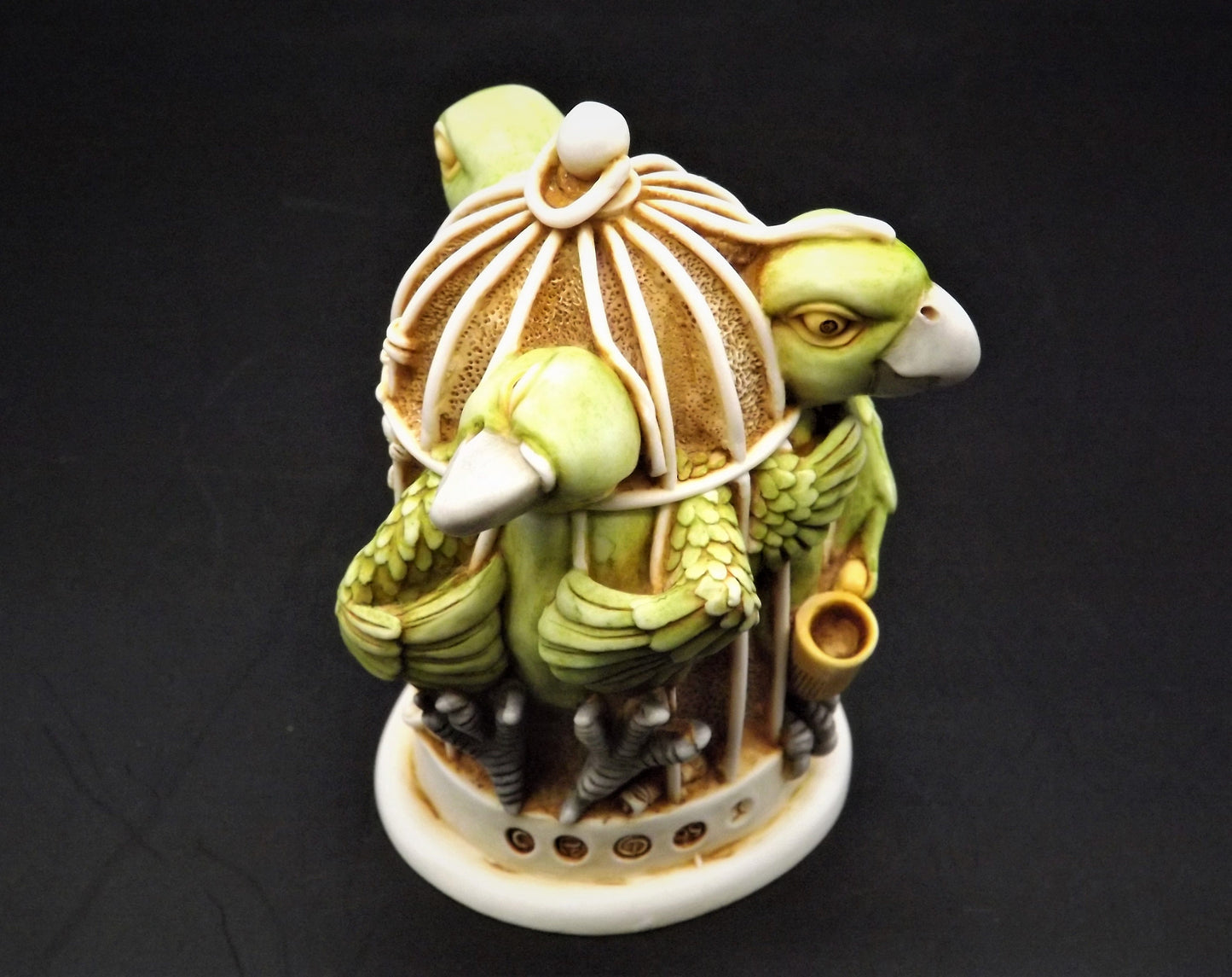 Retired 1999 Harmony Kingdom "Great Escape" Jest Figurine TJBPV1 with original box. Excellent condition.