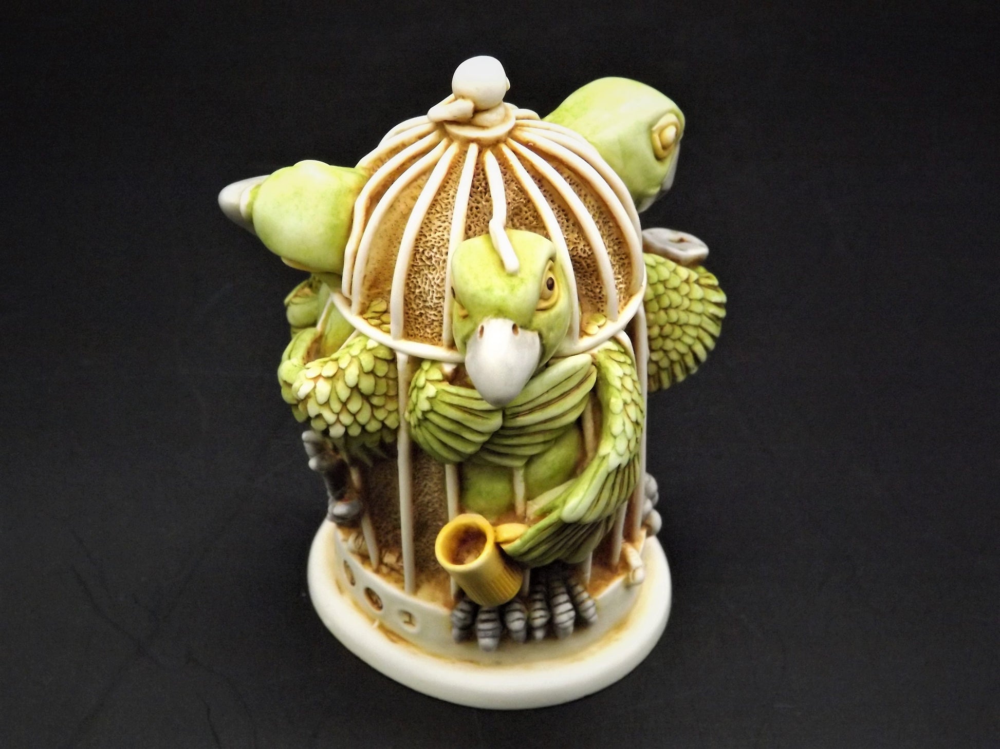 Retired 1999 Harmony Kingdom "Great Escape" Jest Figurine TJBPV1 with original box. Excellent condition.