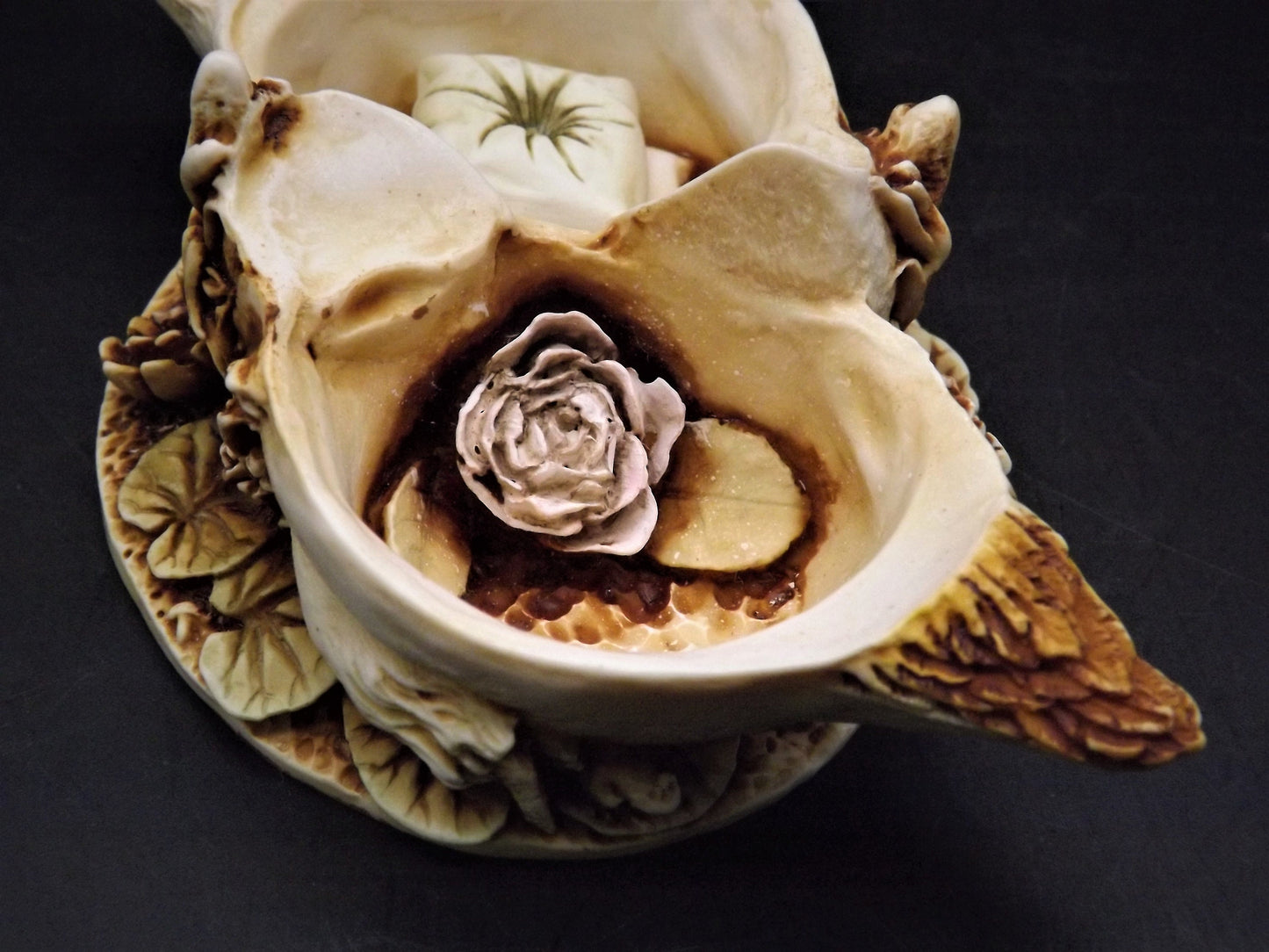 Harmony Kingdom Pillow Talk Figurine: 1997 Special Edition Jest