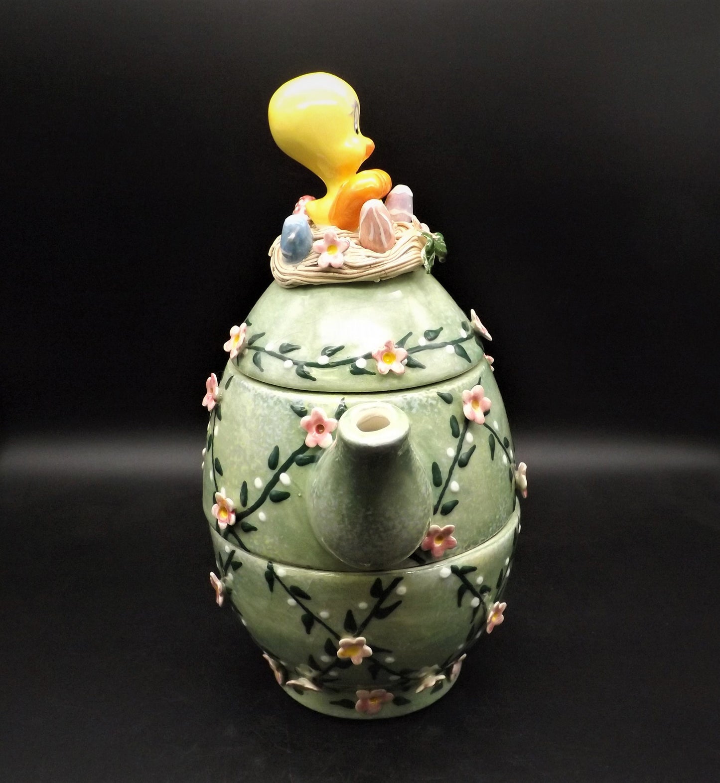 Laraine Eggleston Tweety Teapot: Warner Bros. Limited Edition