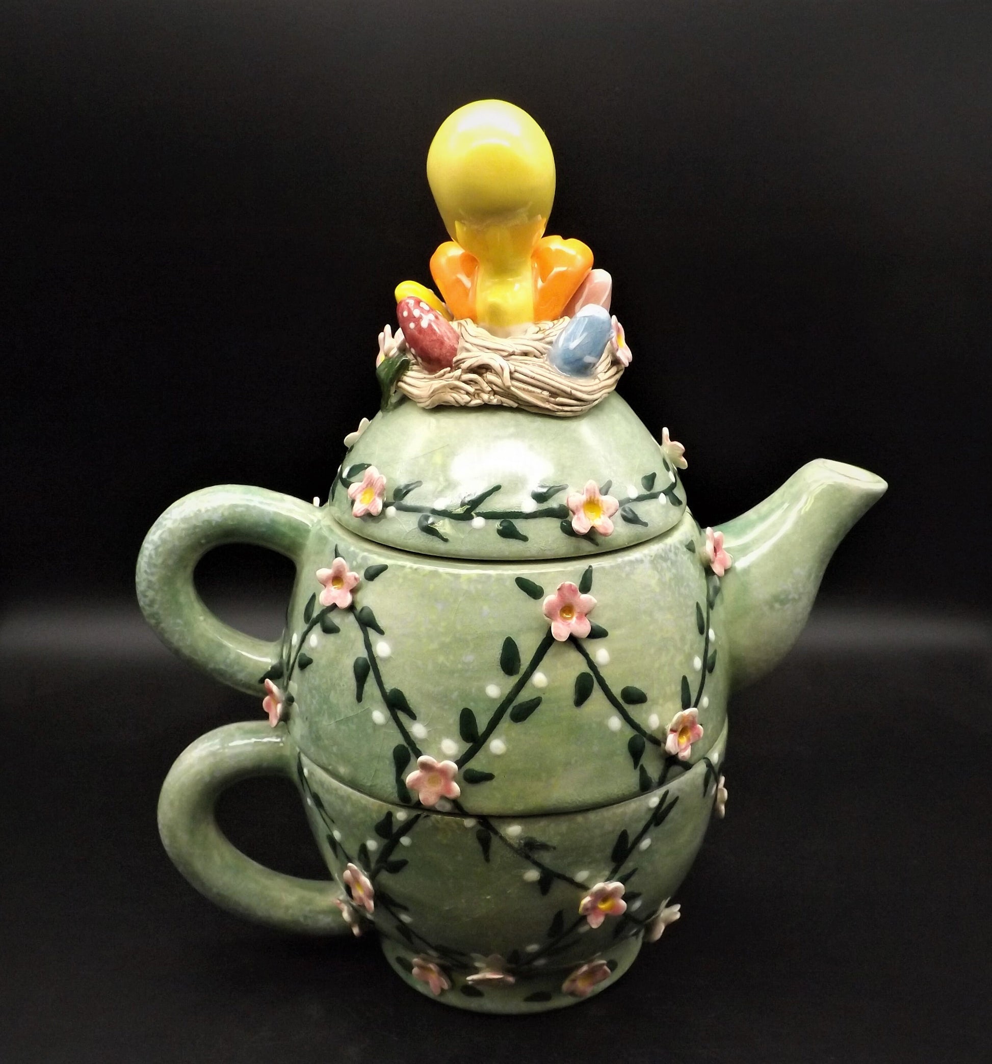 Laraine Eggleston Tweety Teapot: Warner Bros. Limited Edition
