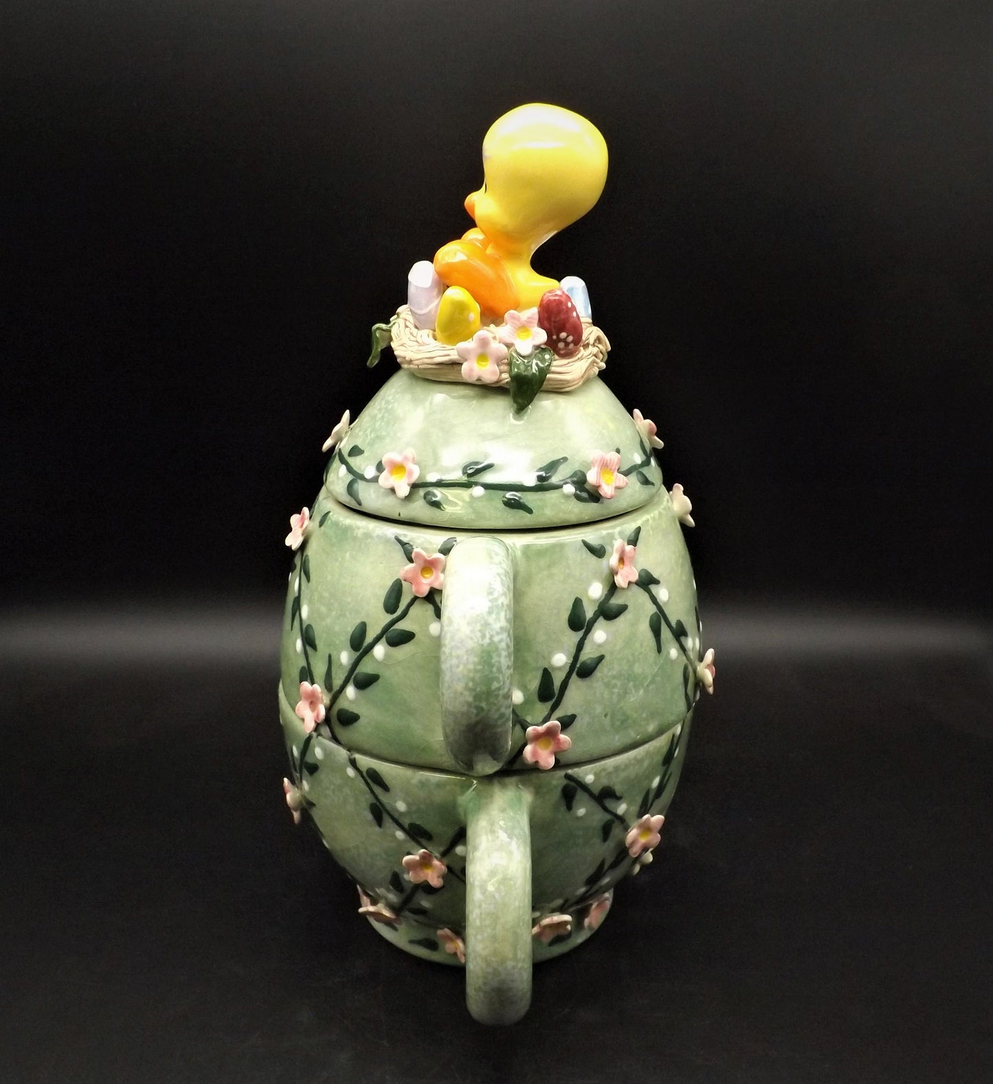 Laraine Eggleston Tweety Teapot: Warner Bros. Limited Edition