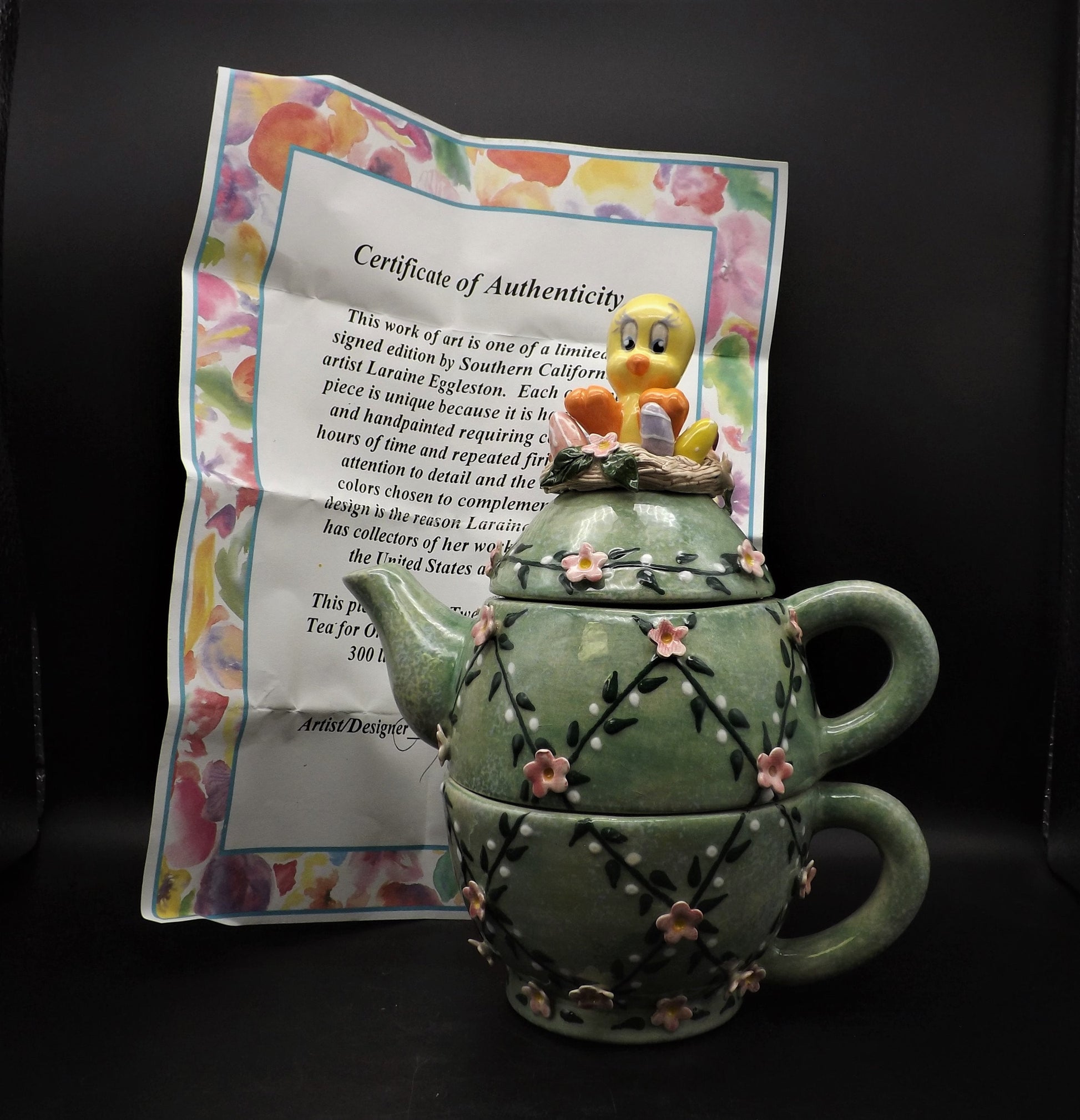 Laraine Eggleston Tweety Teapot: Warner Bros. Limited Edition