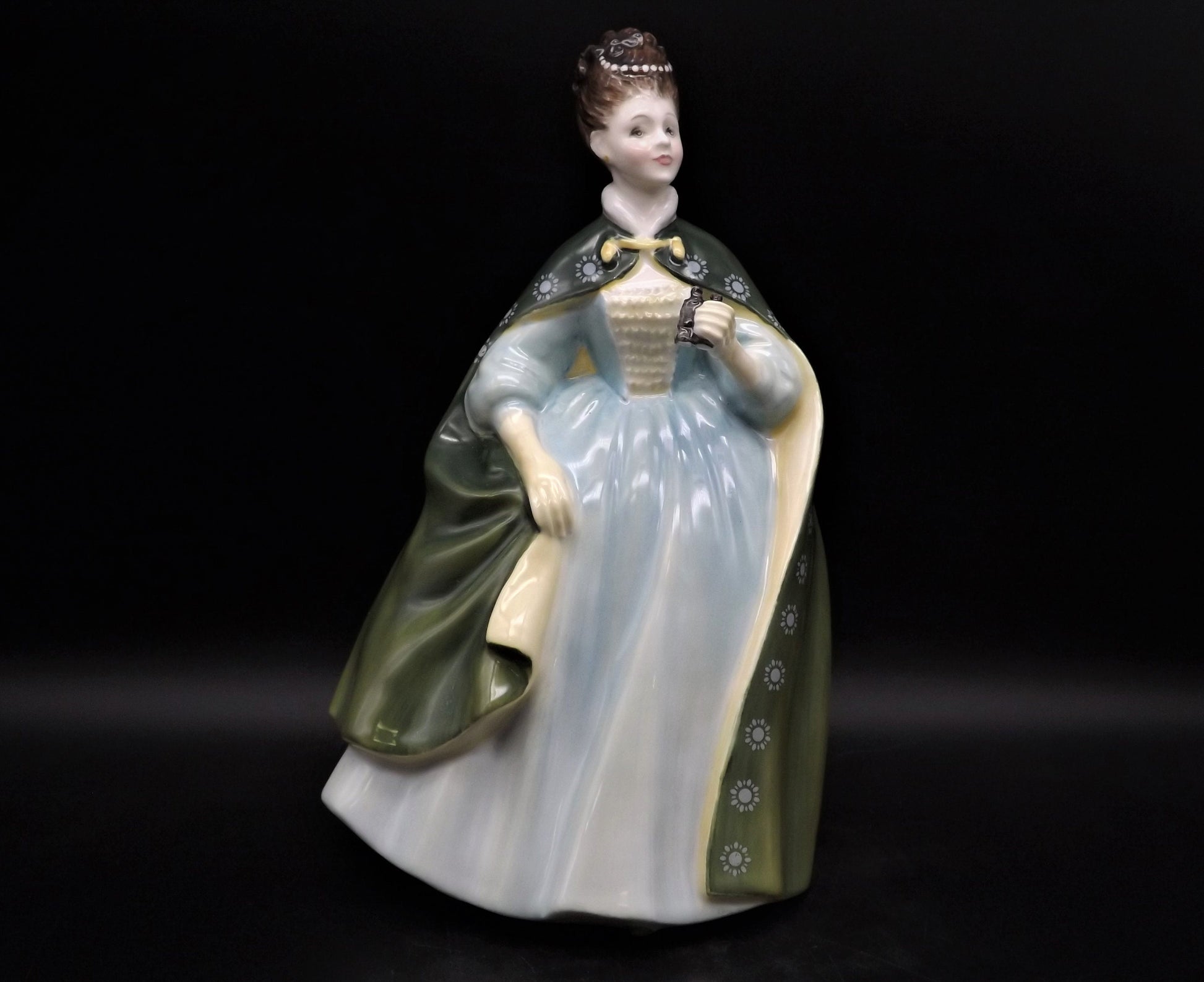 Vintage Royal Doulton Figurine: "Premiere" HN 2343, Regal Lady
