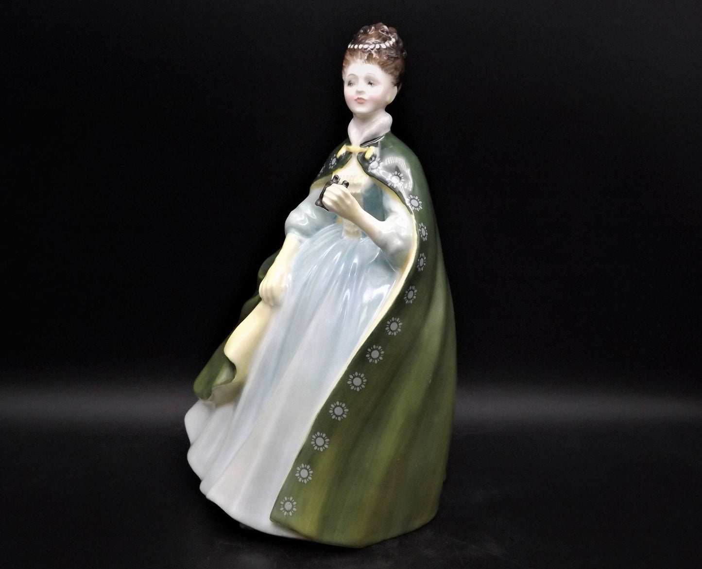 Vintage Royal Doulton Figurine: "Premiere" HN 2343, Regal Lady