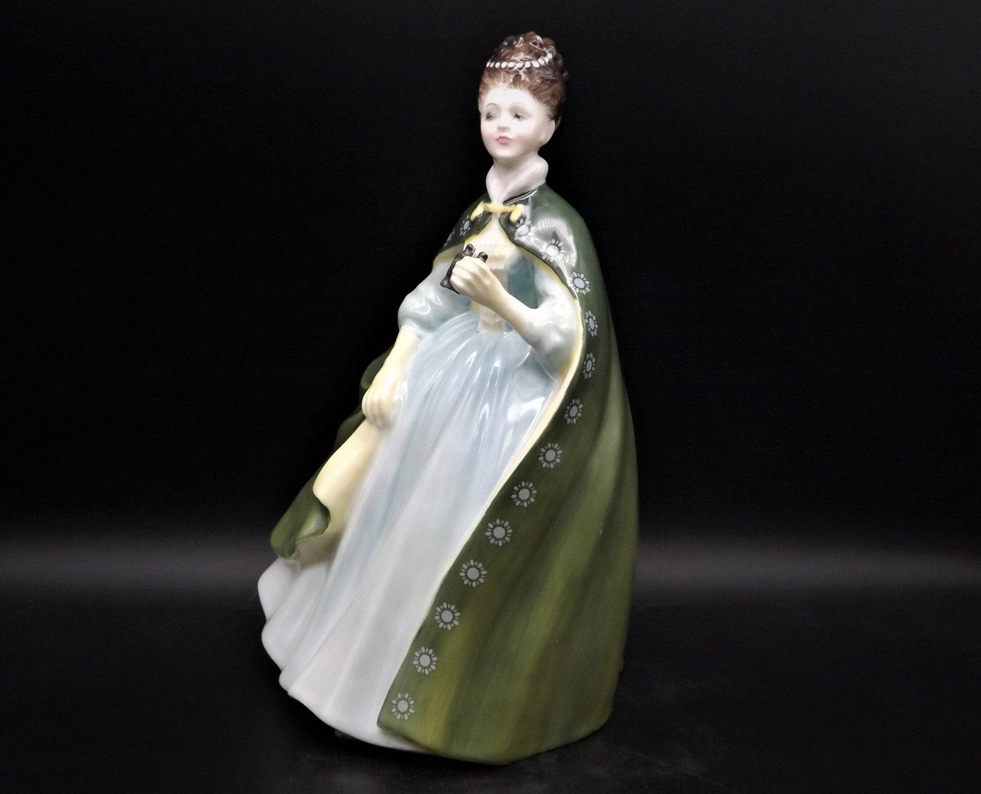 Vintage Royal Doulton Figurine: "Premiere" HN 2343, Regal Lady