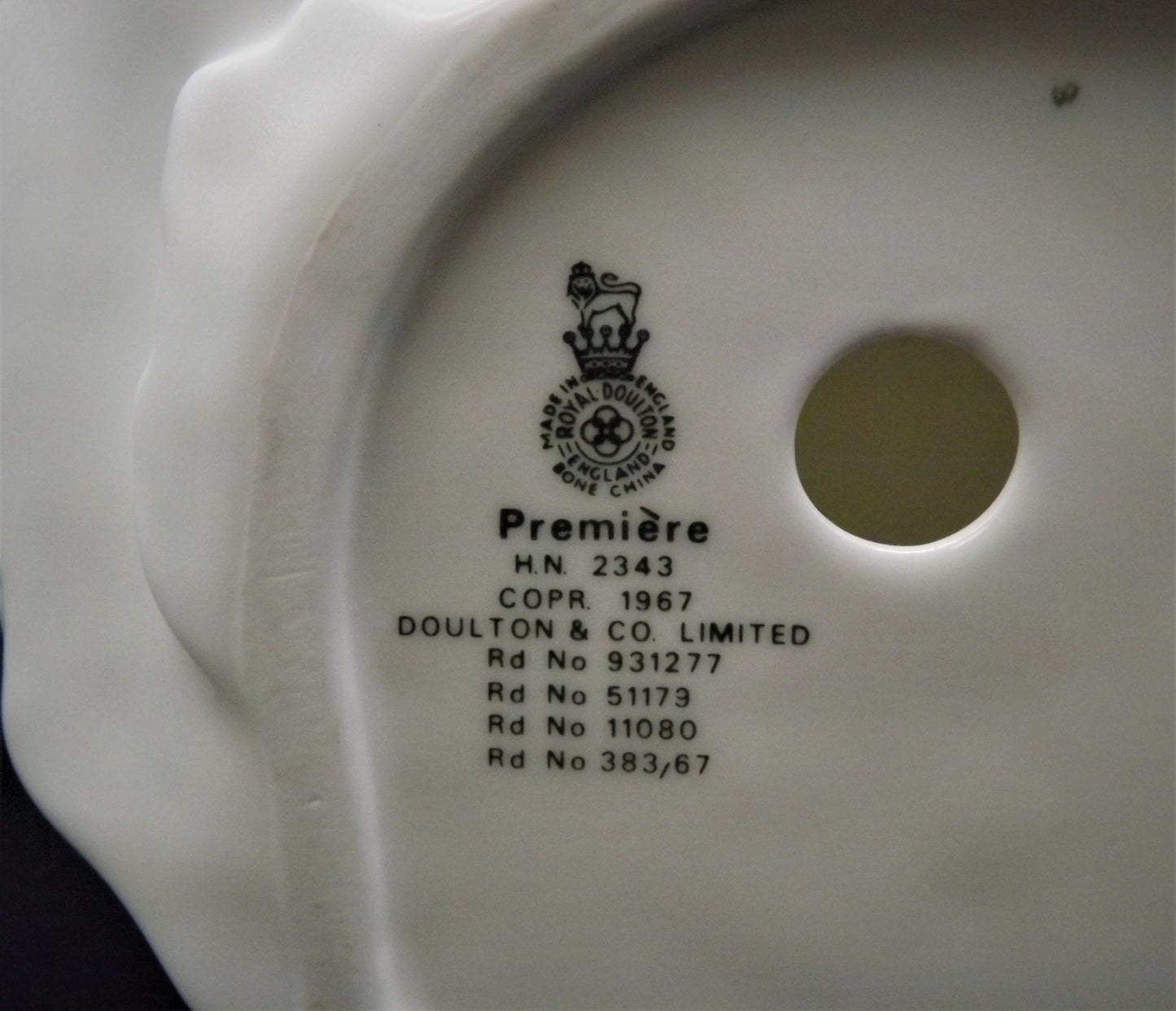 Vintage Royal Doulton Figurine: "Premiere" HN 2343, Regal Lady