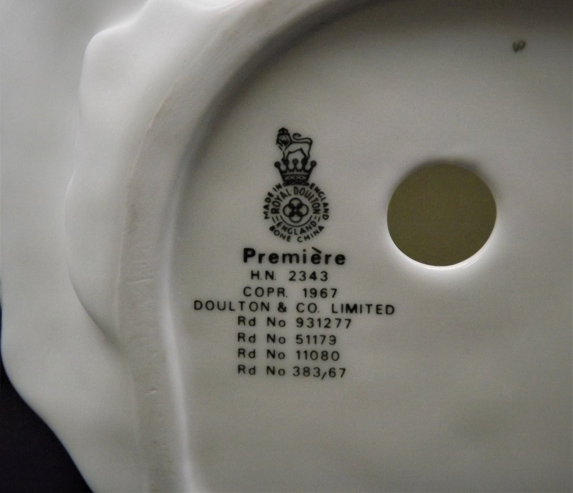 Vintage Royal Doulton Figurine: "Premiere" HN 2343, Regal Lady