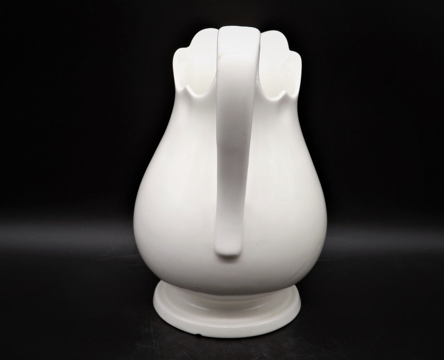 Very Rare Vintage Royal Doulton Bone China King George V Pitcher from 1916. Small chip on base.