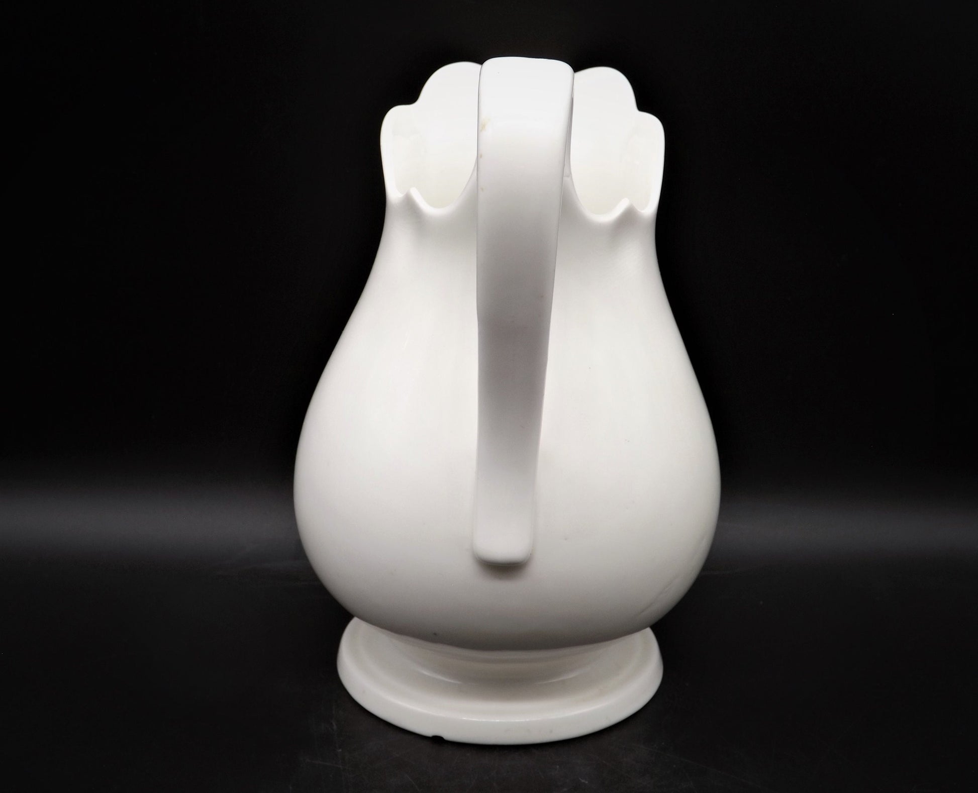 Very Rare Vintage Royal Doulton Bone China King George V Pitcher from 1916. Small chip on base.