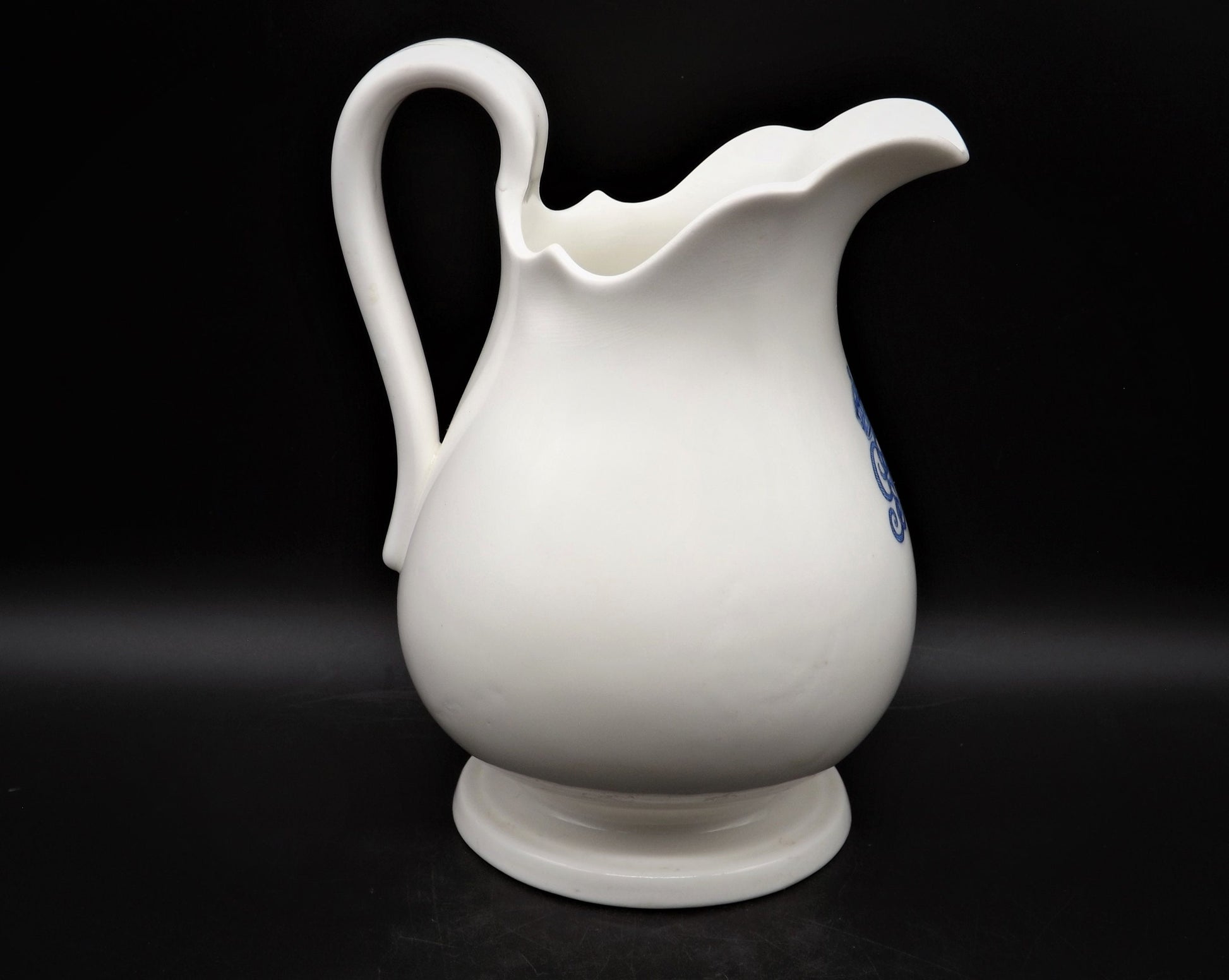 Very Rare Vintage Royal Doulton Bone China King George V Pitcher from 1916. Small chip on base.