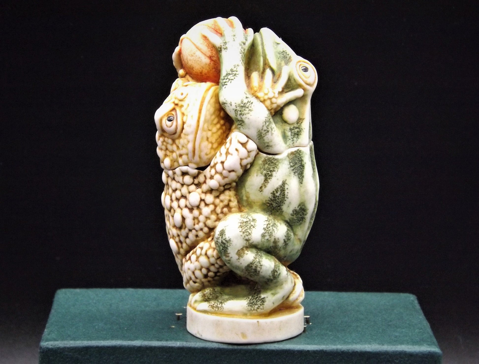 Harmony Kingdom Frog Figurine: Jump Shot, Limited Edition (1999)