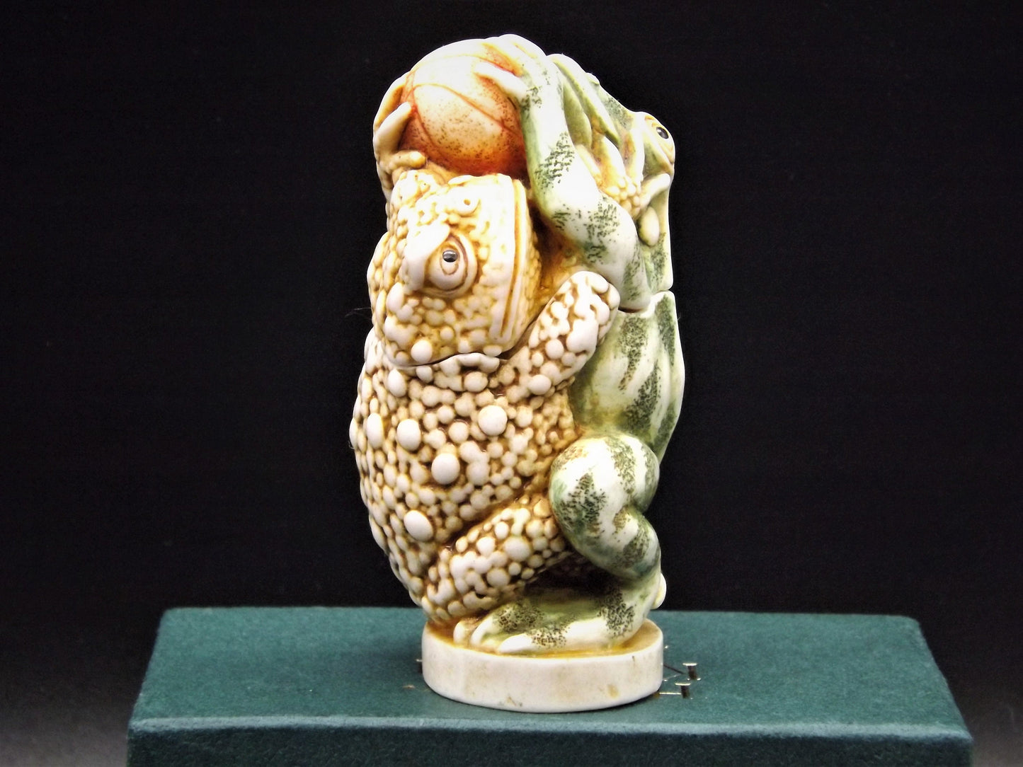 Harmony Kingdom Frog Figurine: Jump Shot, Limited Edition (1999)