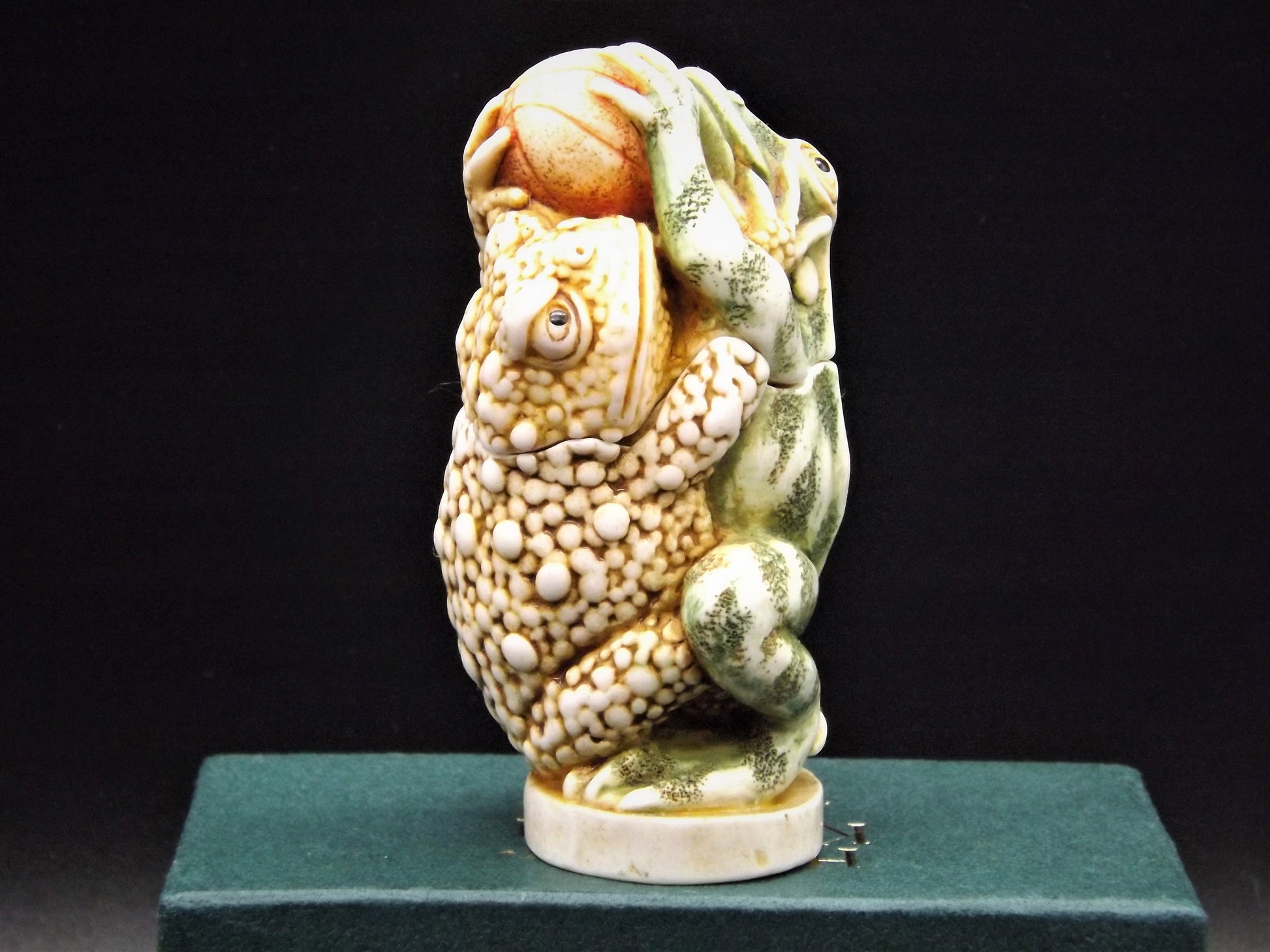 Harmony Kingdom Frog Figurine: Jump Shot, Limited Edition (1999)