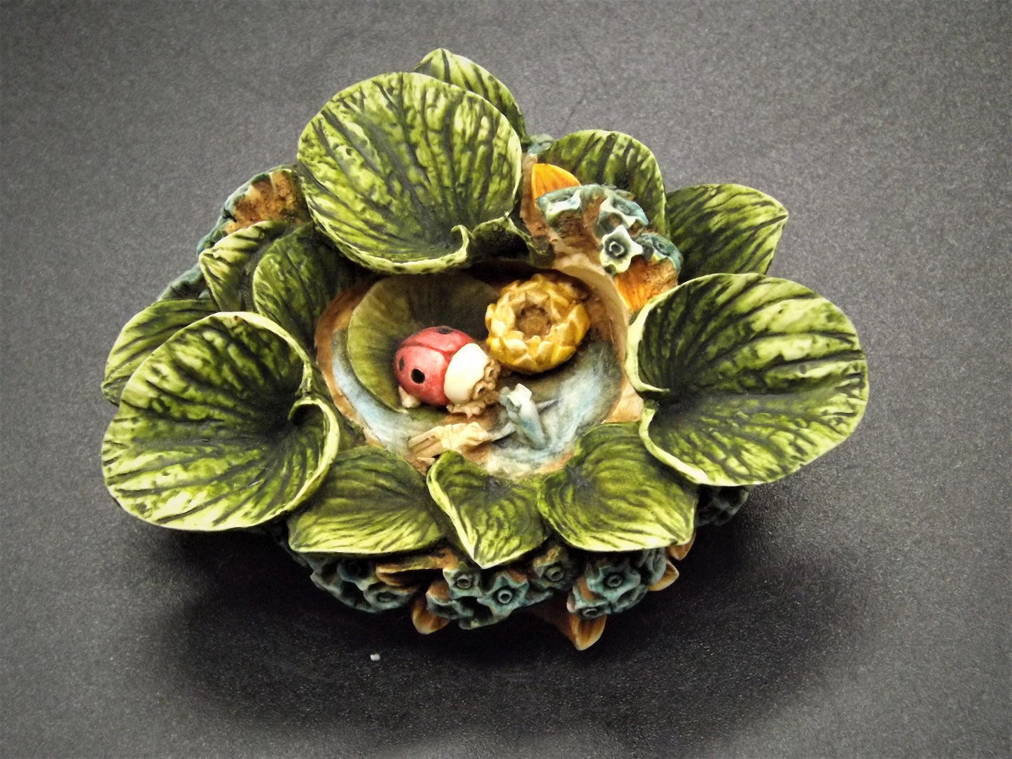 Retired 1998 Harmony Kingdom Garden Lord Byron "Forget me not" piece Excellent condition a Harmony Kingdom box