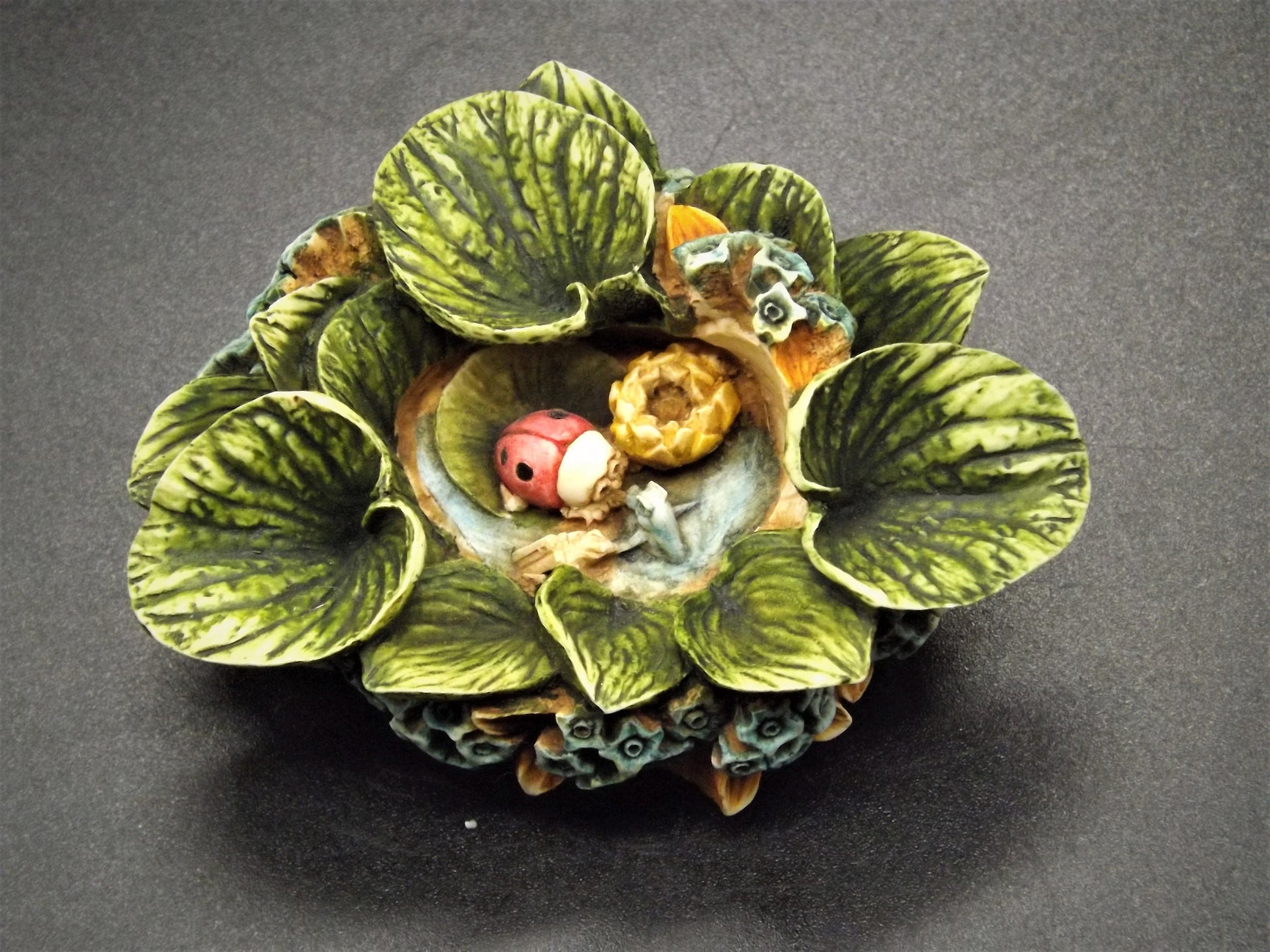 Retired 1998 Harmony Kingdom Garden Lord Byron "Forget me not" piece Excellent condition a Harmony Kingdom box