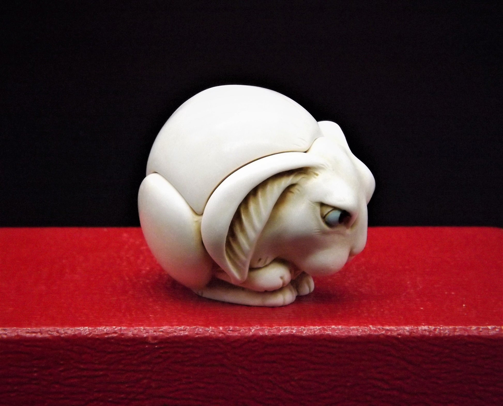 Retired 2000 Harmony Kingdom "Fergie '" Roly Poly Jest Figurine TJRPRA without original box. Excellent condition.