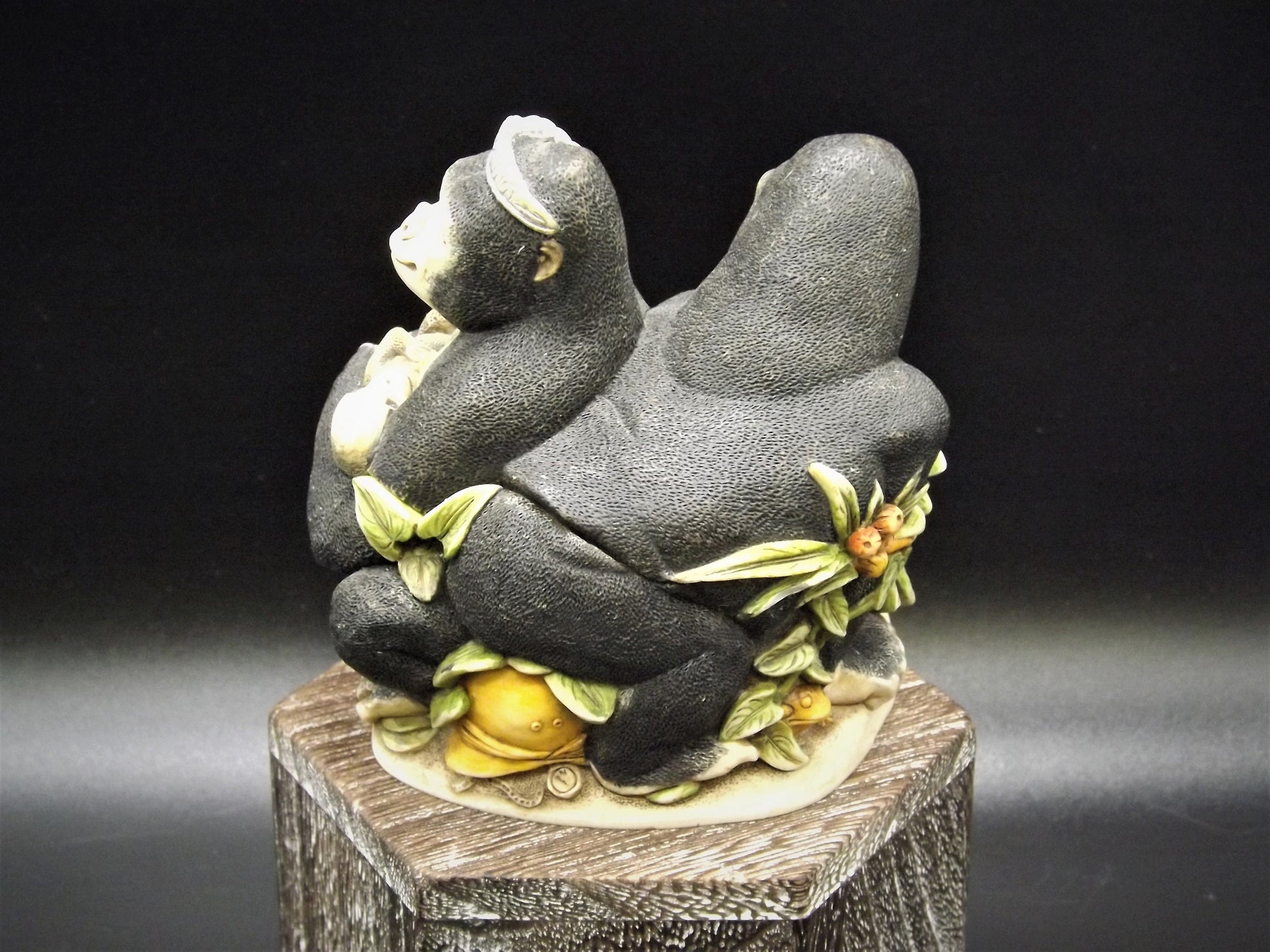 Harmony Kingdom Queen of the Jungle Figurine - 1999 Event Piece