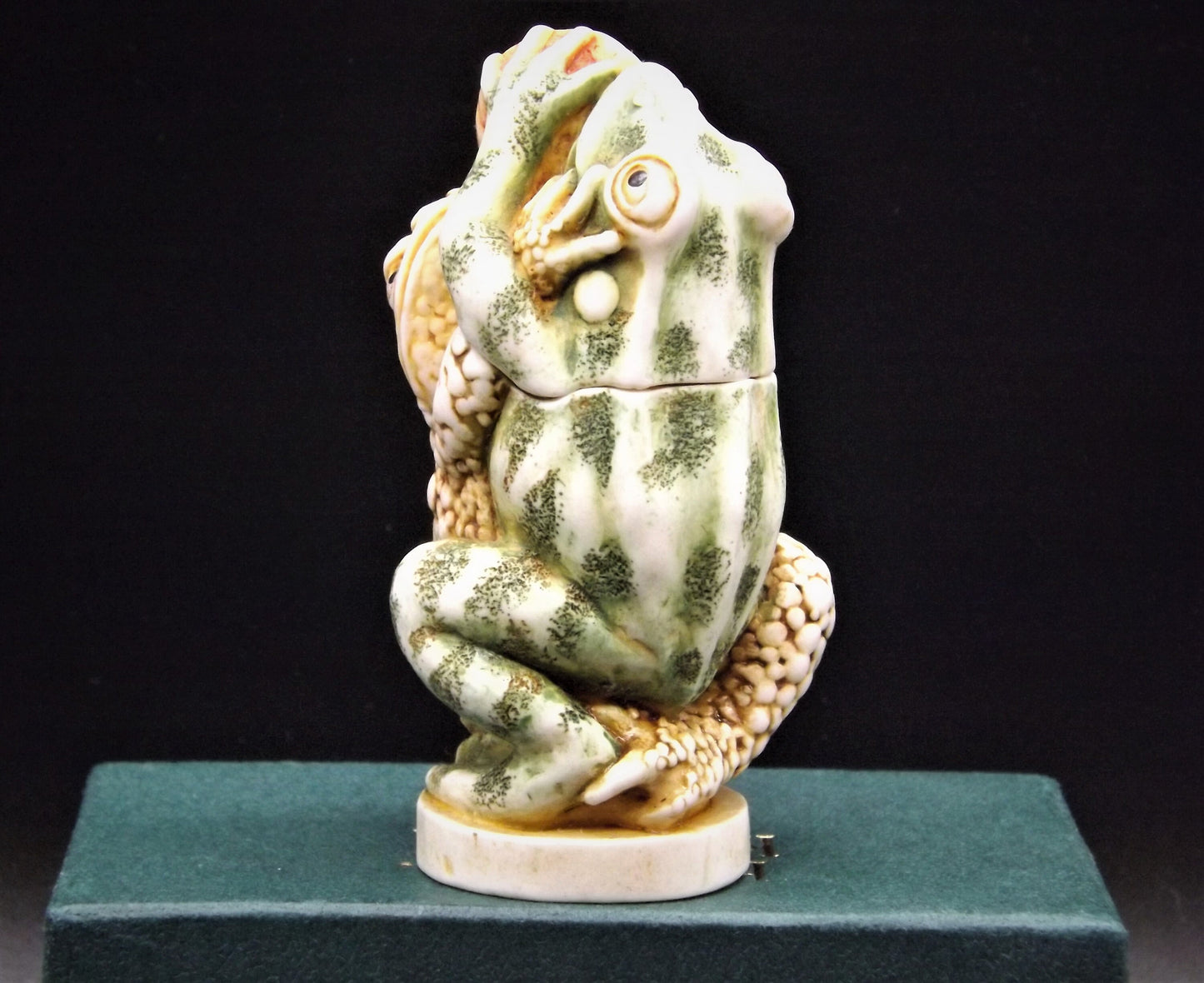 Harmony Kingdom Frog Figurine: Jump Shot, Limited Edition (1999)