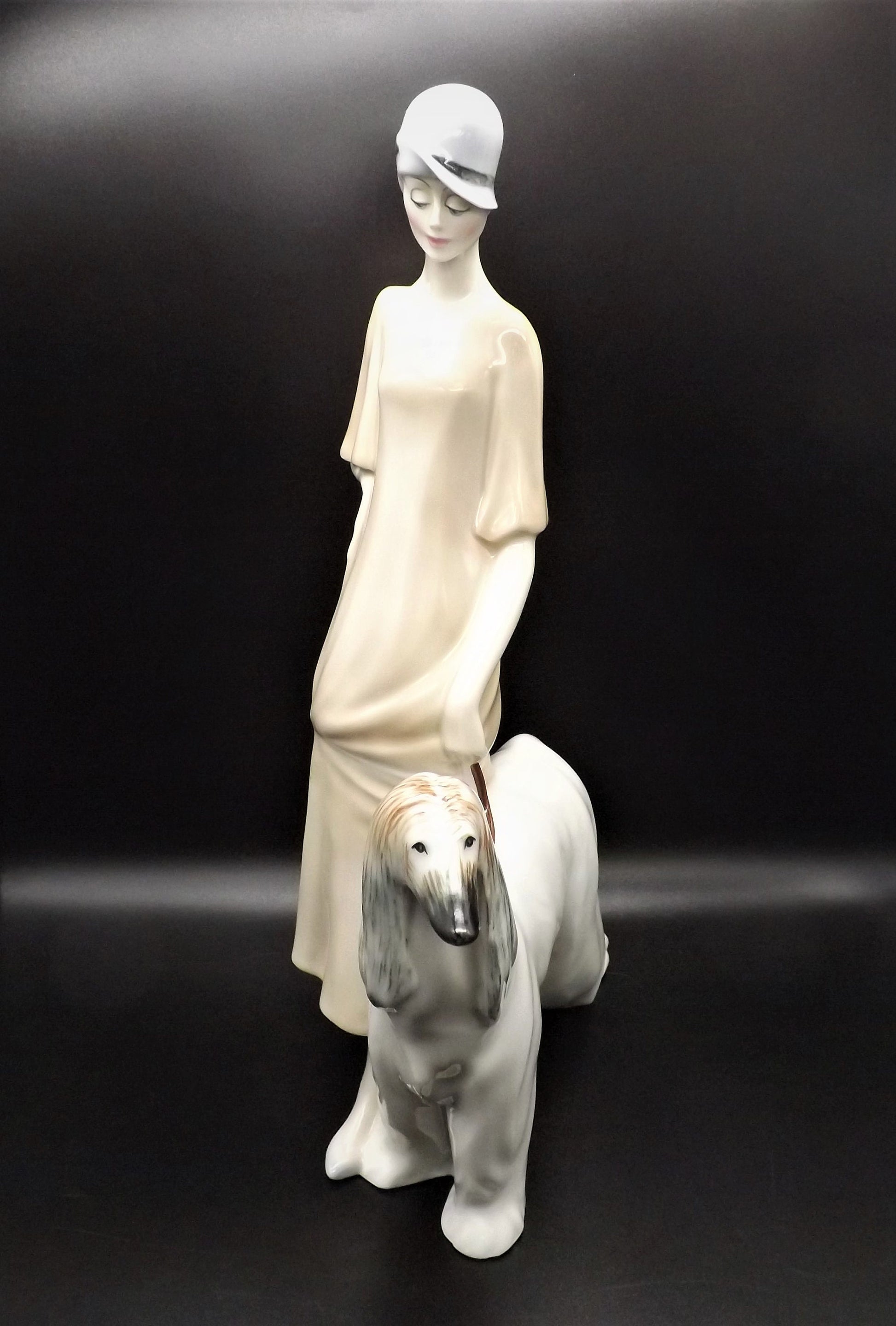 Vintage Royal Doulton Figurine: Promenade Lady with Dog, HN 3072