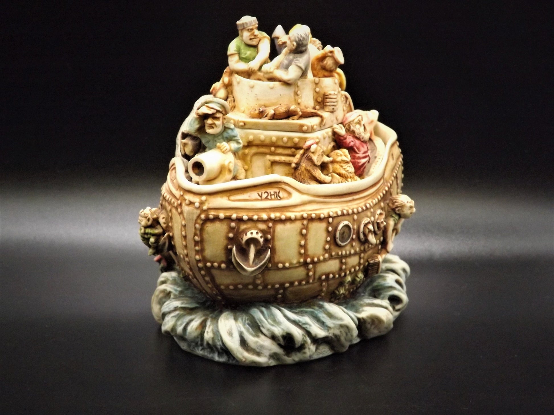 Harmony Kingdom Garden Lord Byron Y2HK Figurine - 1999 Timed Edition