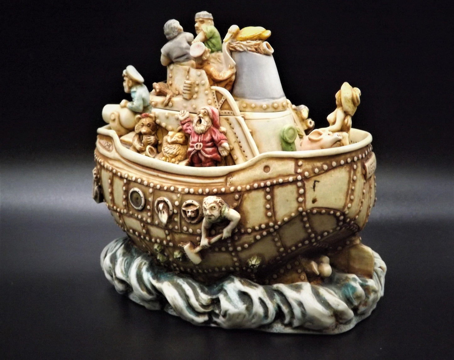 Harmony Kingdom Garden Lord Byron Y2HK Figurine - 1999 Timed Edition