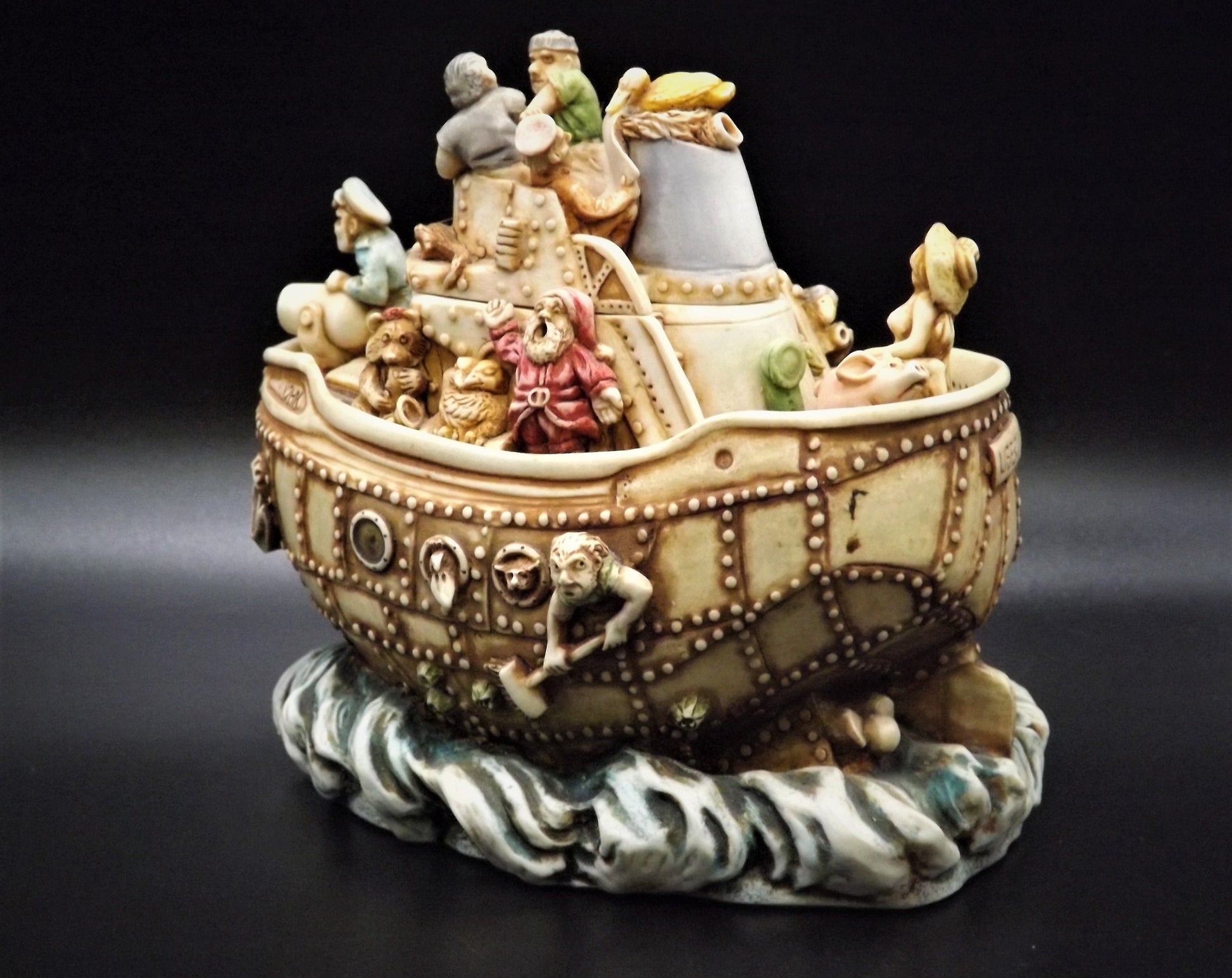 Harmony Kingdom Garden Lord Byron Y2HK Figurine - 1999 Timed Edition