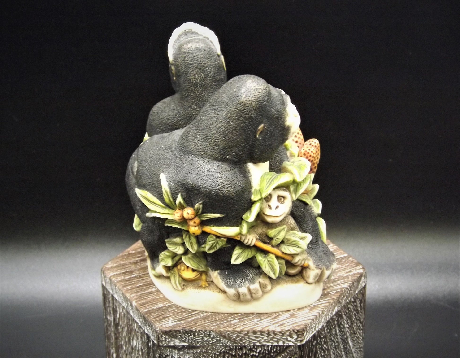 Harmony Kingdom Queen of the Jungle Figurine - 1999 Event Piece