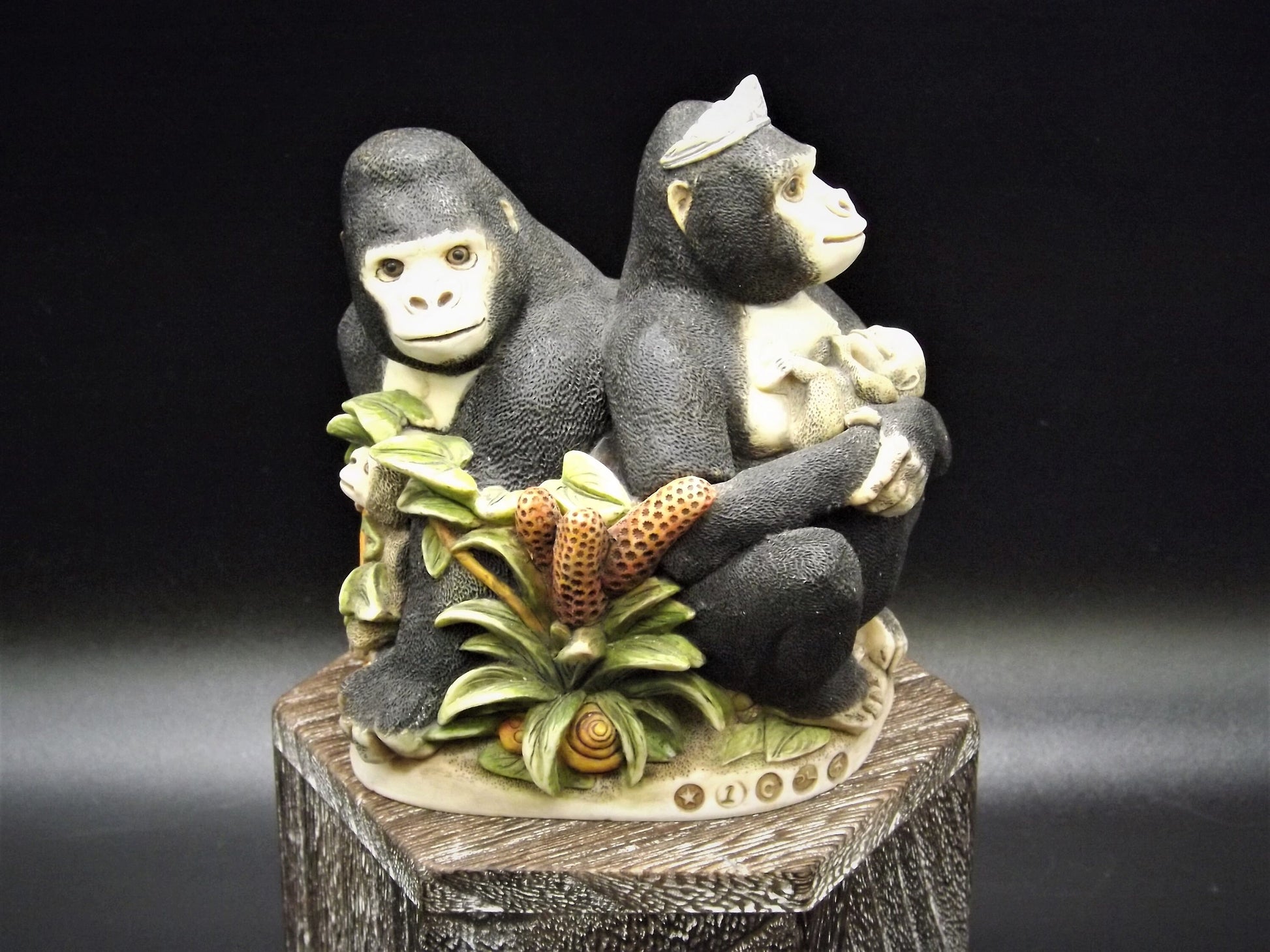 Harmony Kingdom Queen of the Jungle Figurine - 1999 Event Piece