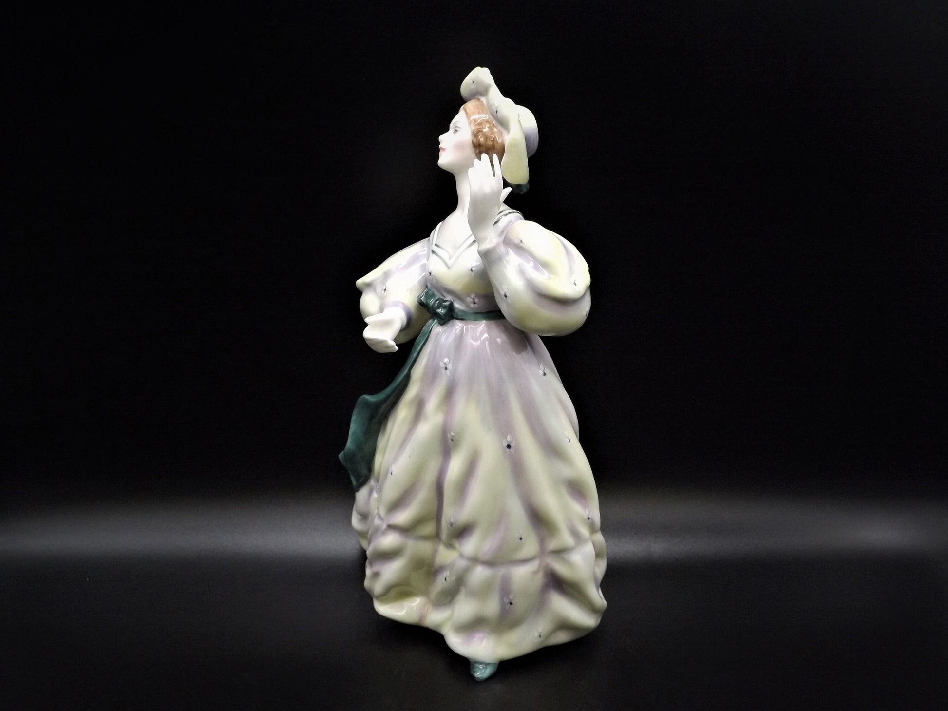 Vintage Royal Doulton Bone China Figurine: Grand Manner Lady HN2723