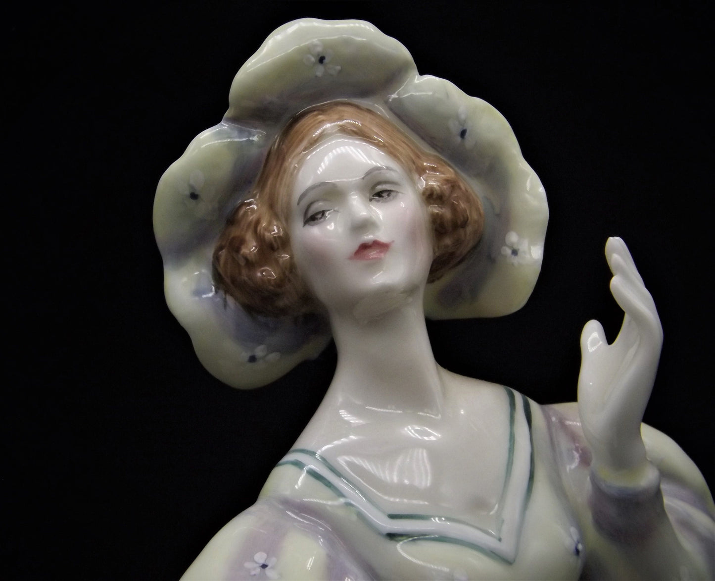 Vintage Royal Doulton Bone China Figurine: Grand Manner Lady HN2723