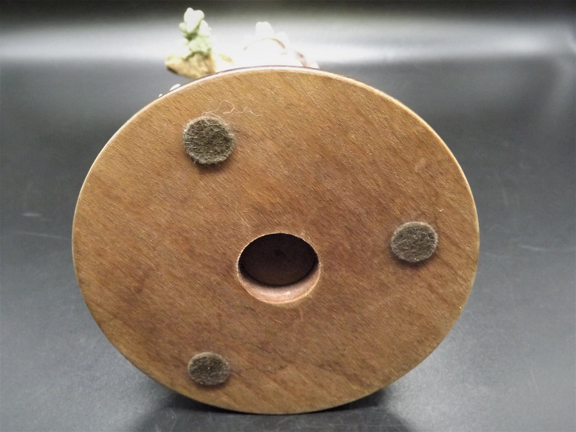 Giuseppe Armani Porcelain Figurine: Lady with Dog, Florence Italy